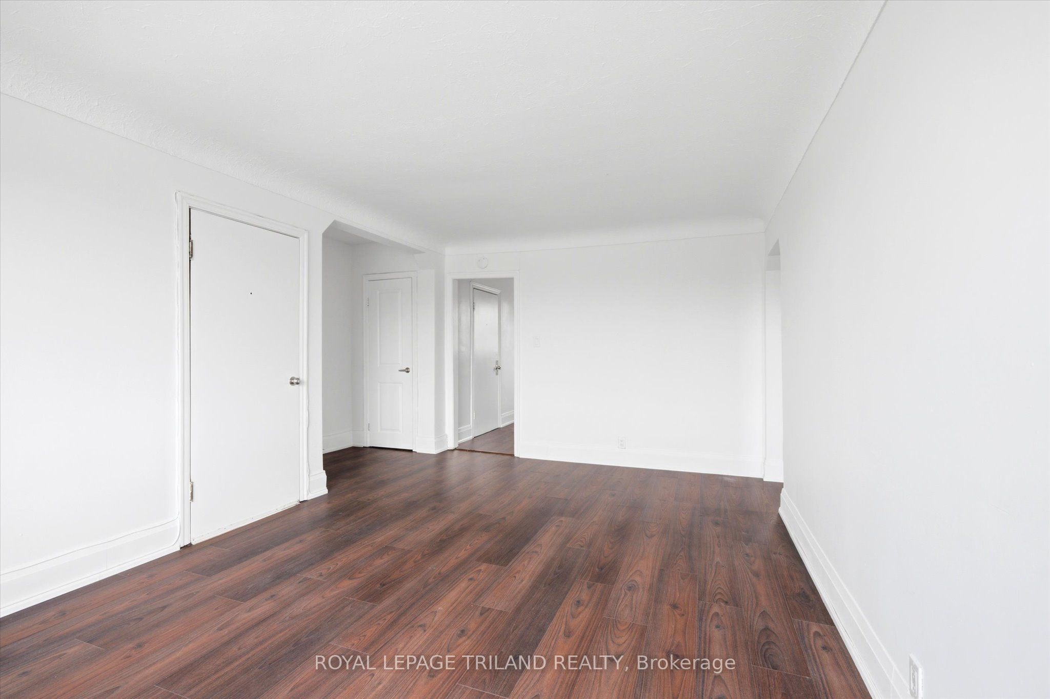 310 Speedvale Avenue E 6 Property Photo 4