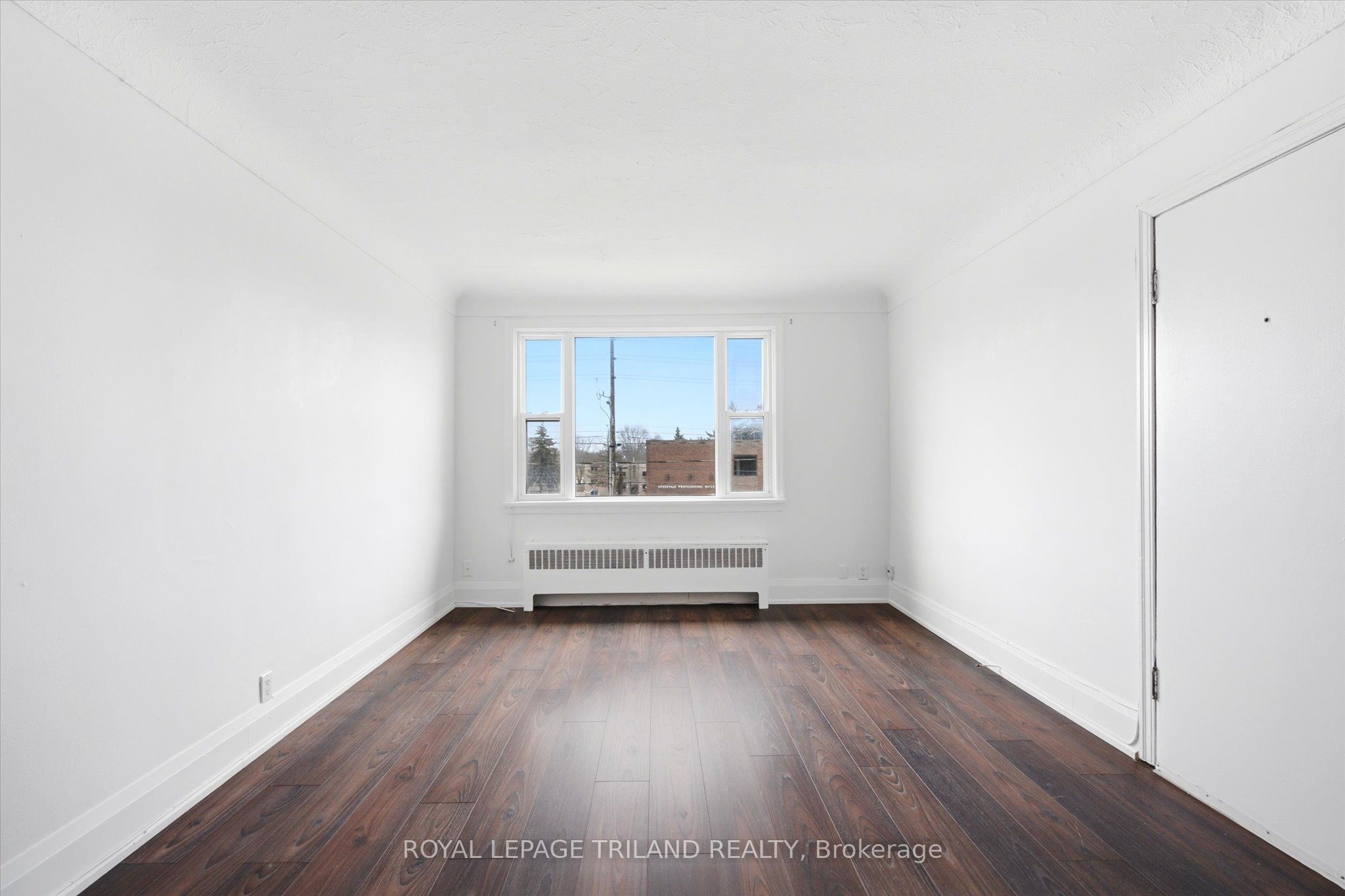 310 Speedvale Avenue E 6 Property Photo 7