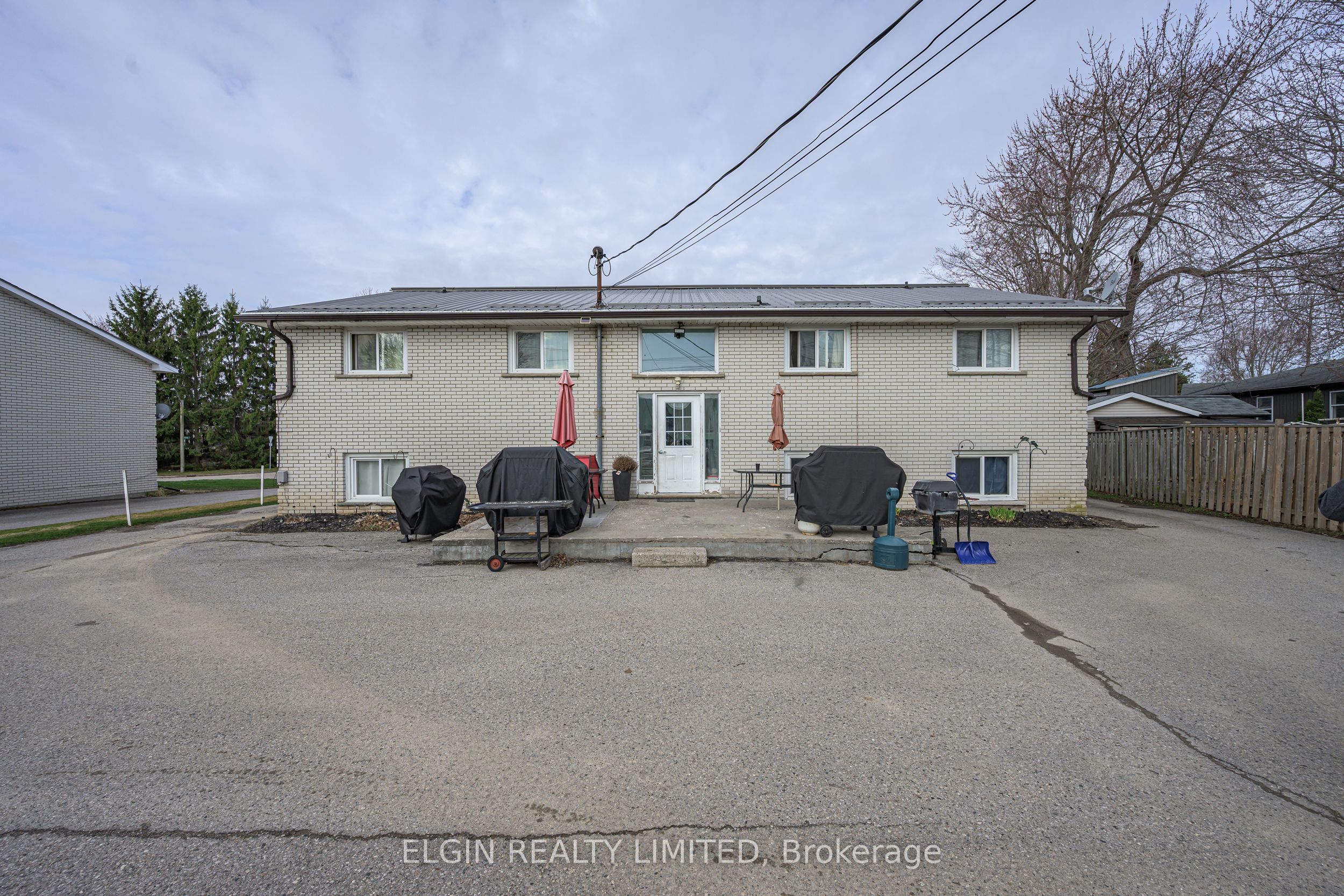 79 Joyce Street Property Photo 5