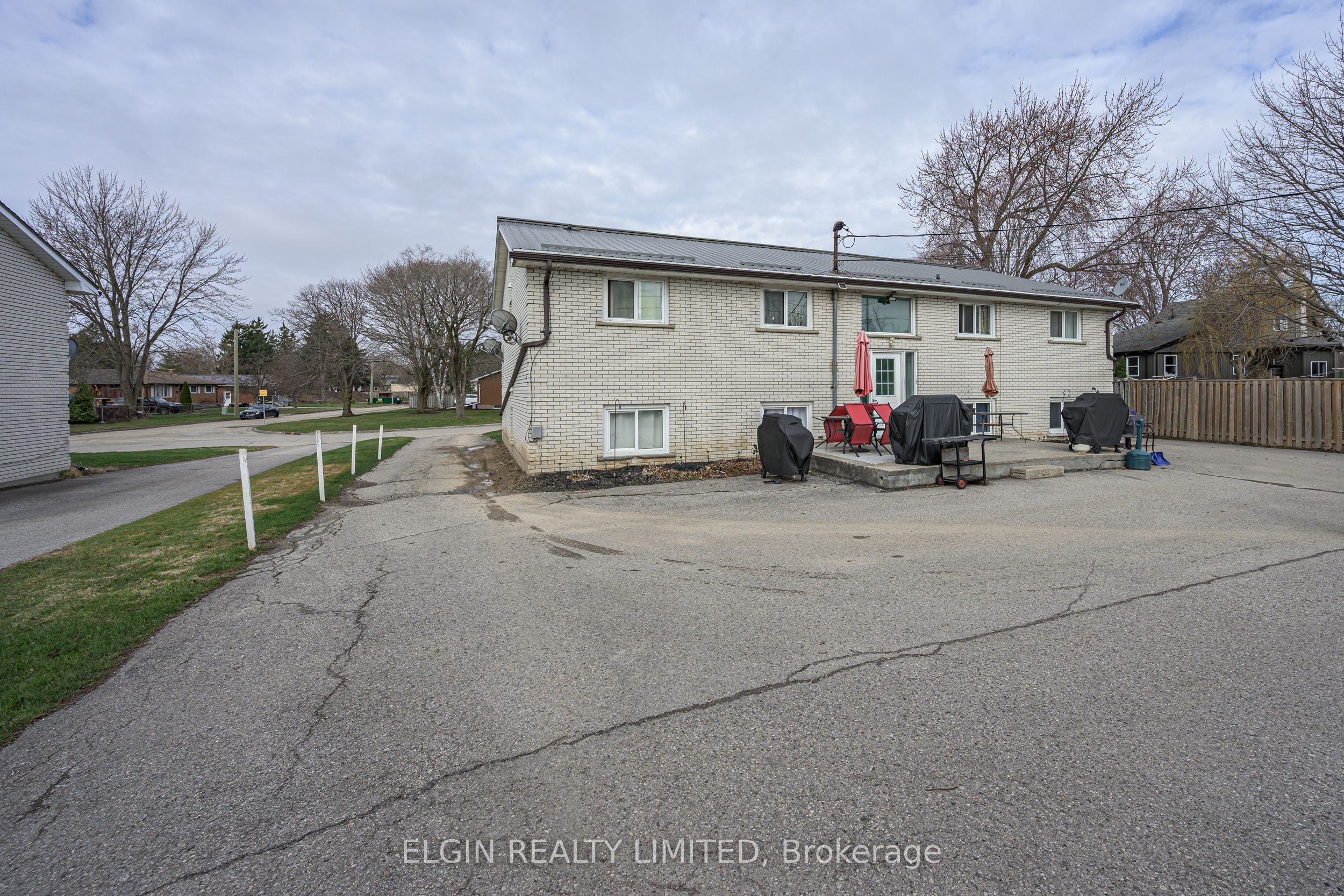 79 Joyce Street Property Photo 6