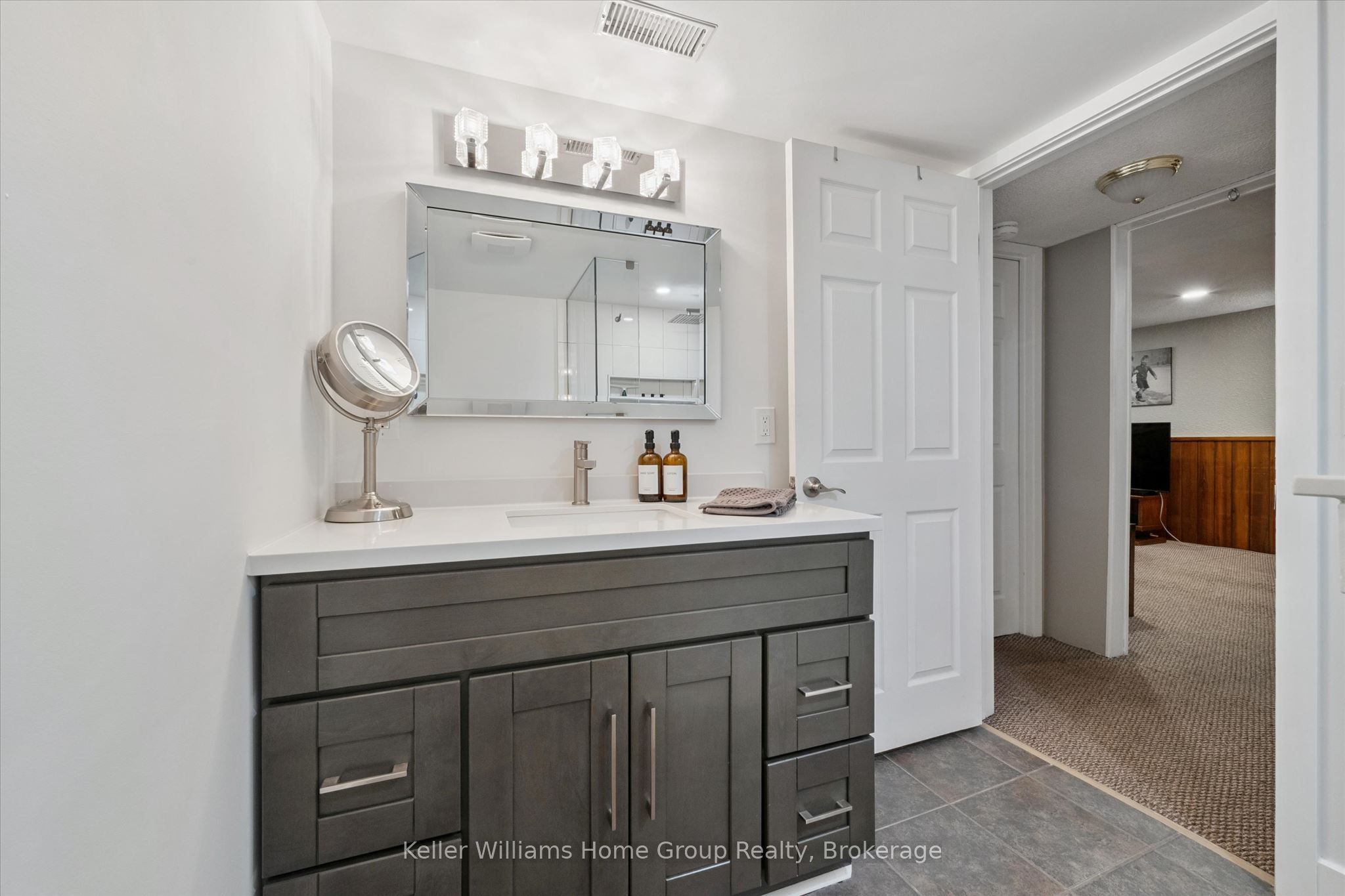 1 Islington Avenue Property Photo 20