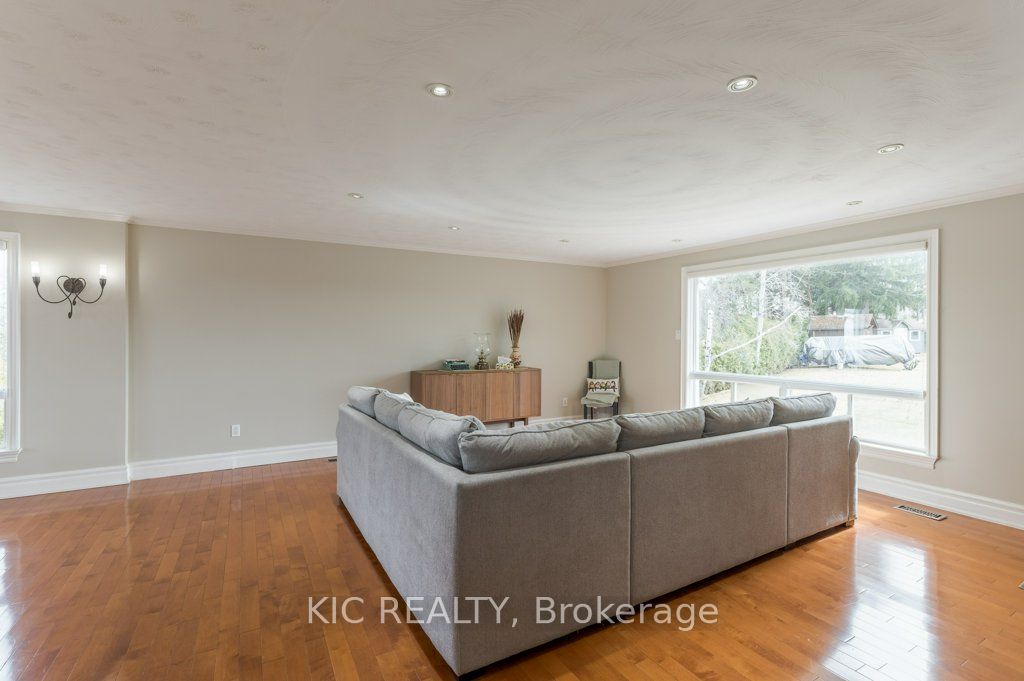 1247 Gail Park Drive Property Photo 10