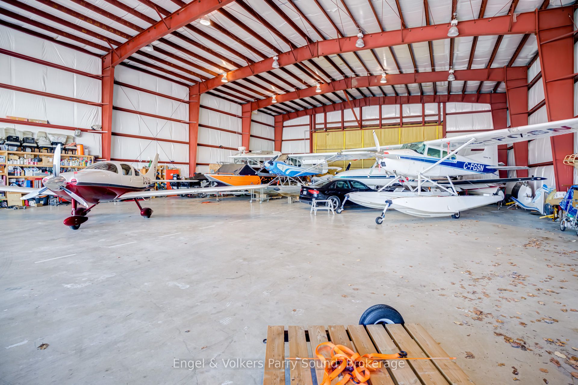 14 Hangar Road Property Photo 5
