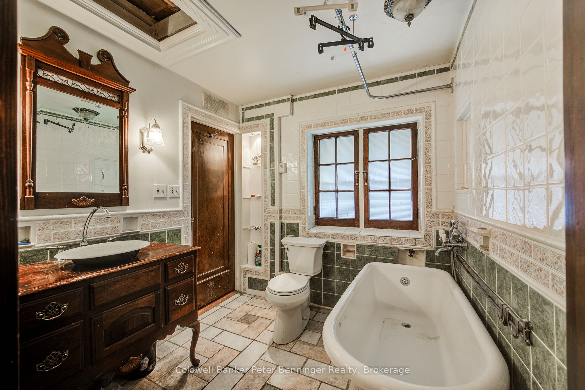 71 Margaret Avenue Property Photo 33