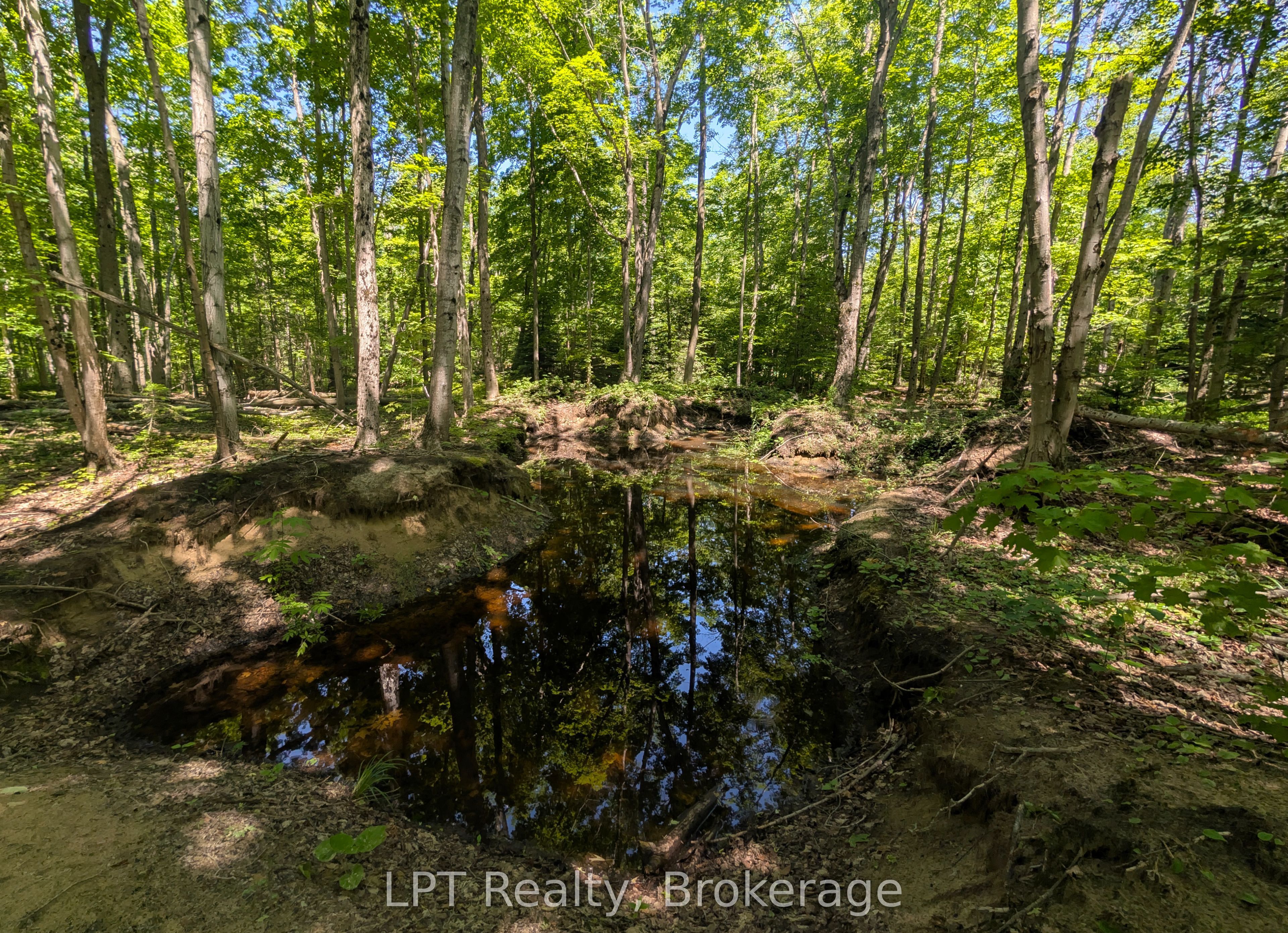 590-608 Huron Road Property Photo 7