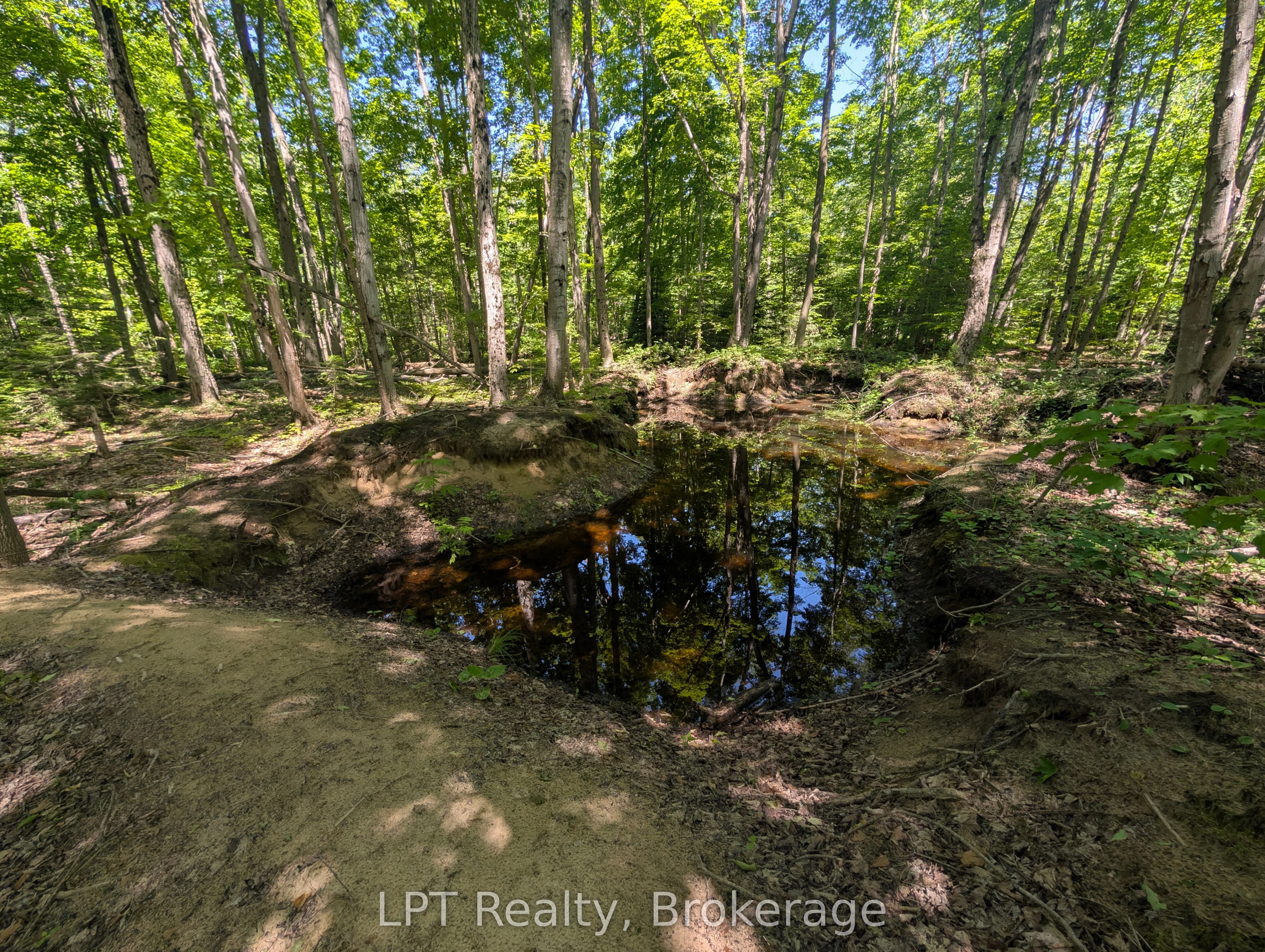 590-608 Huron Road Property Photo 25