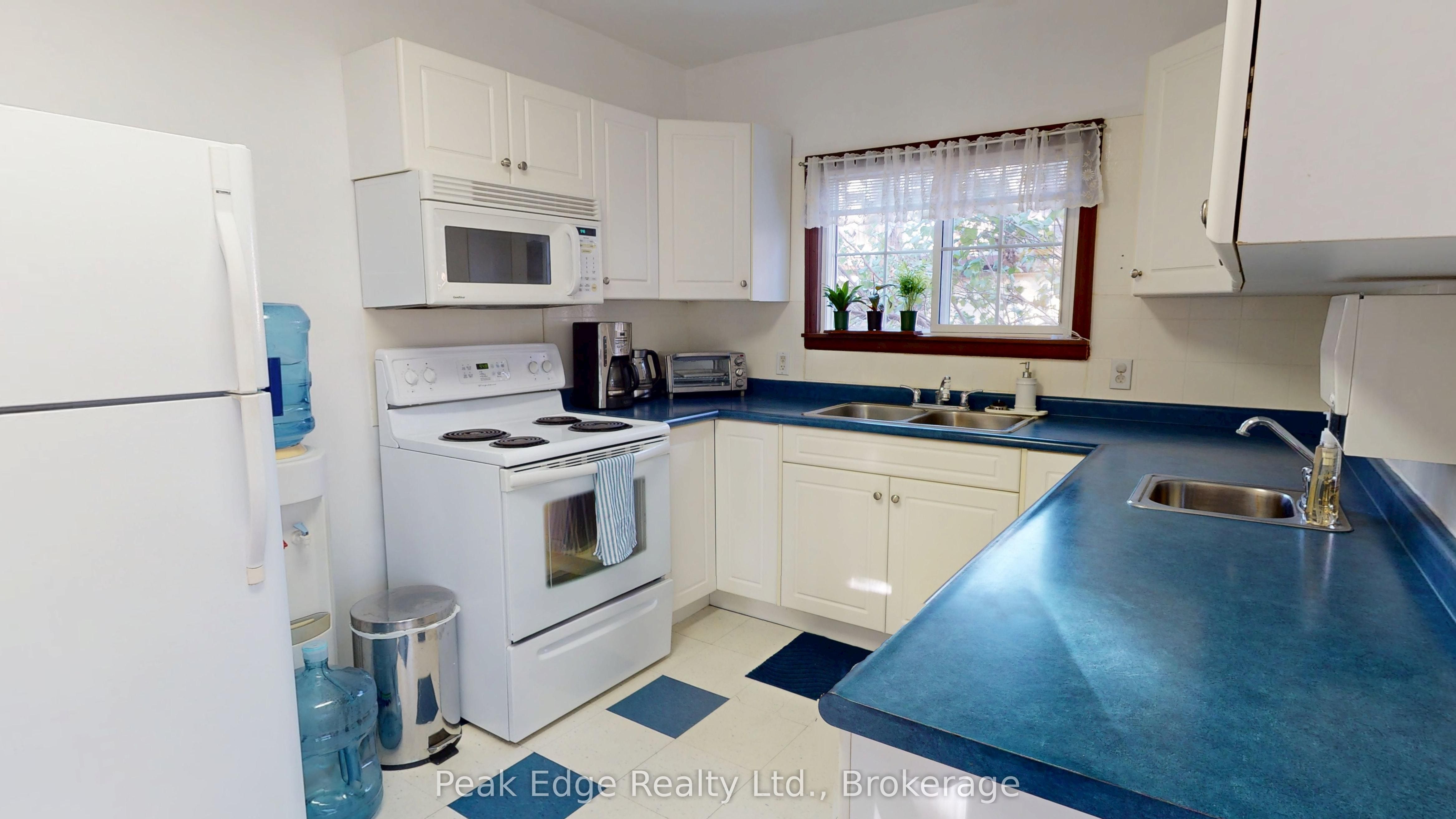 477 12th Avenue Property Photo 7