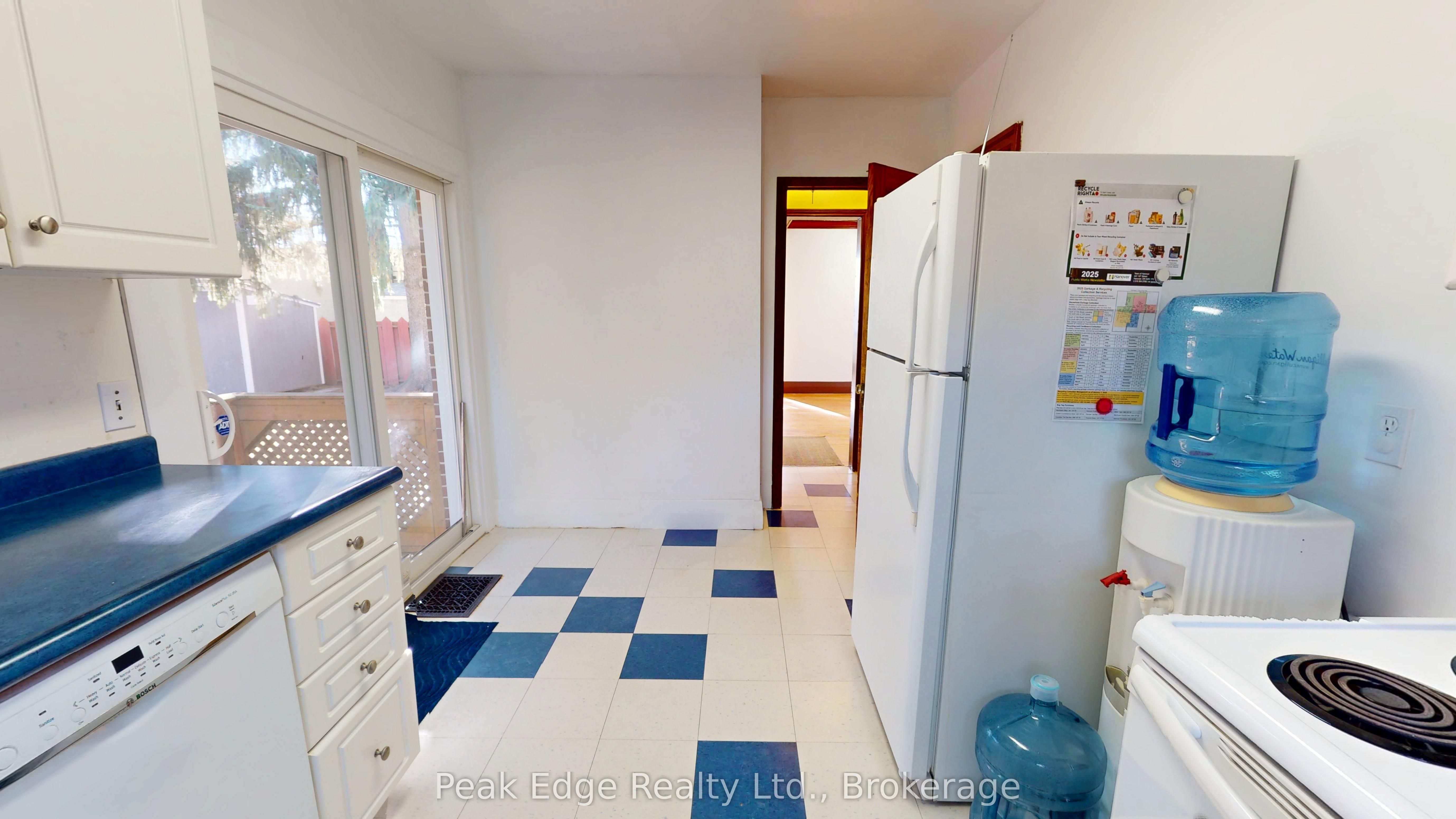 477 12th Avenue Property Photo 8