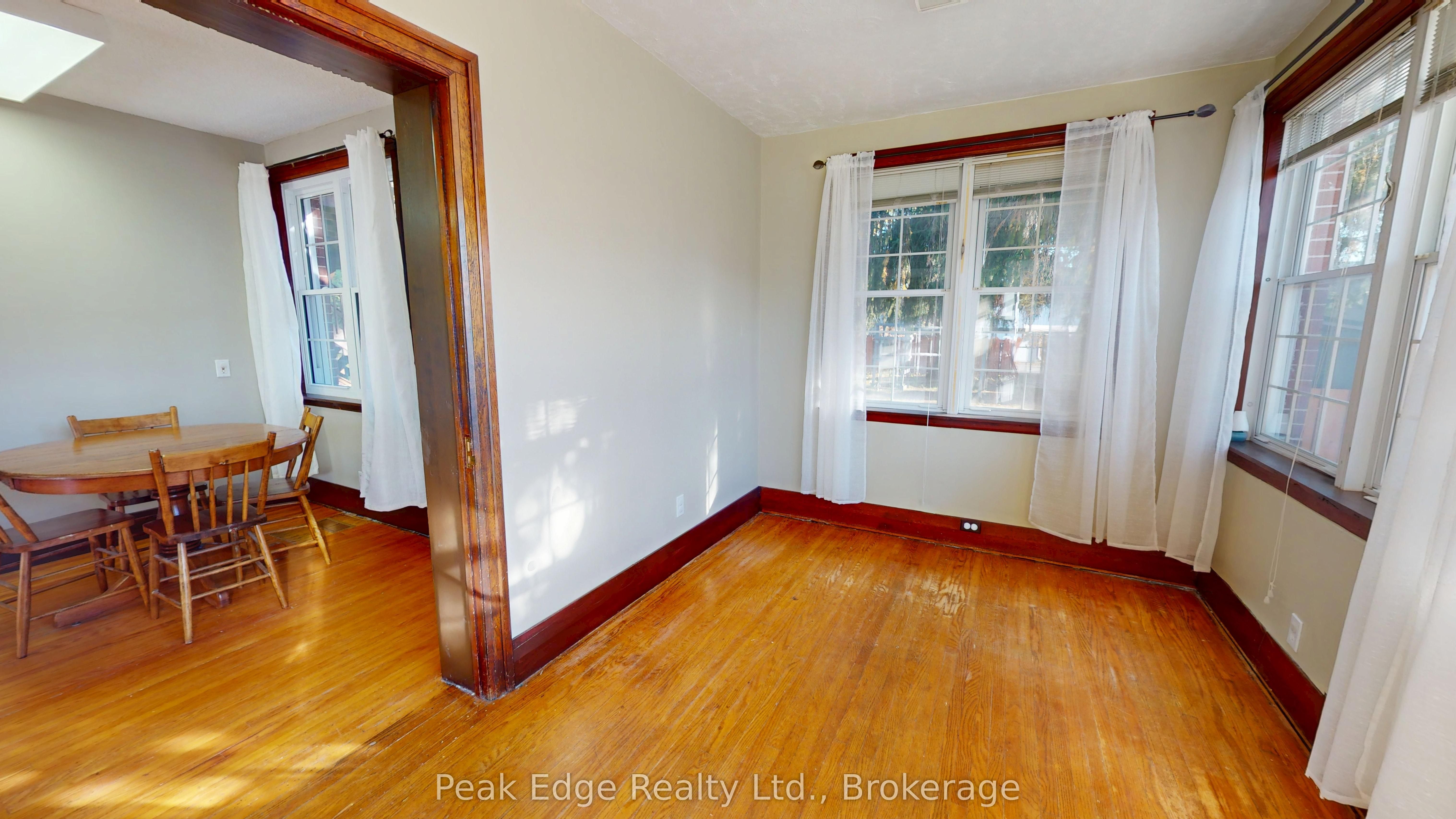 477 12th Avenue Property Photo 10