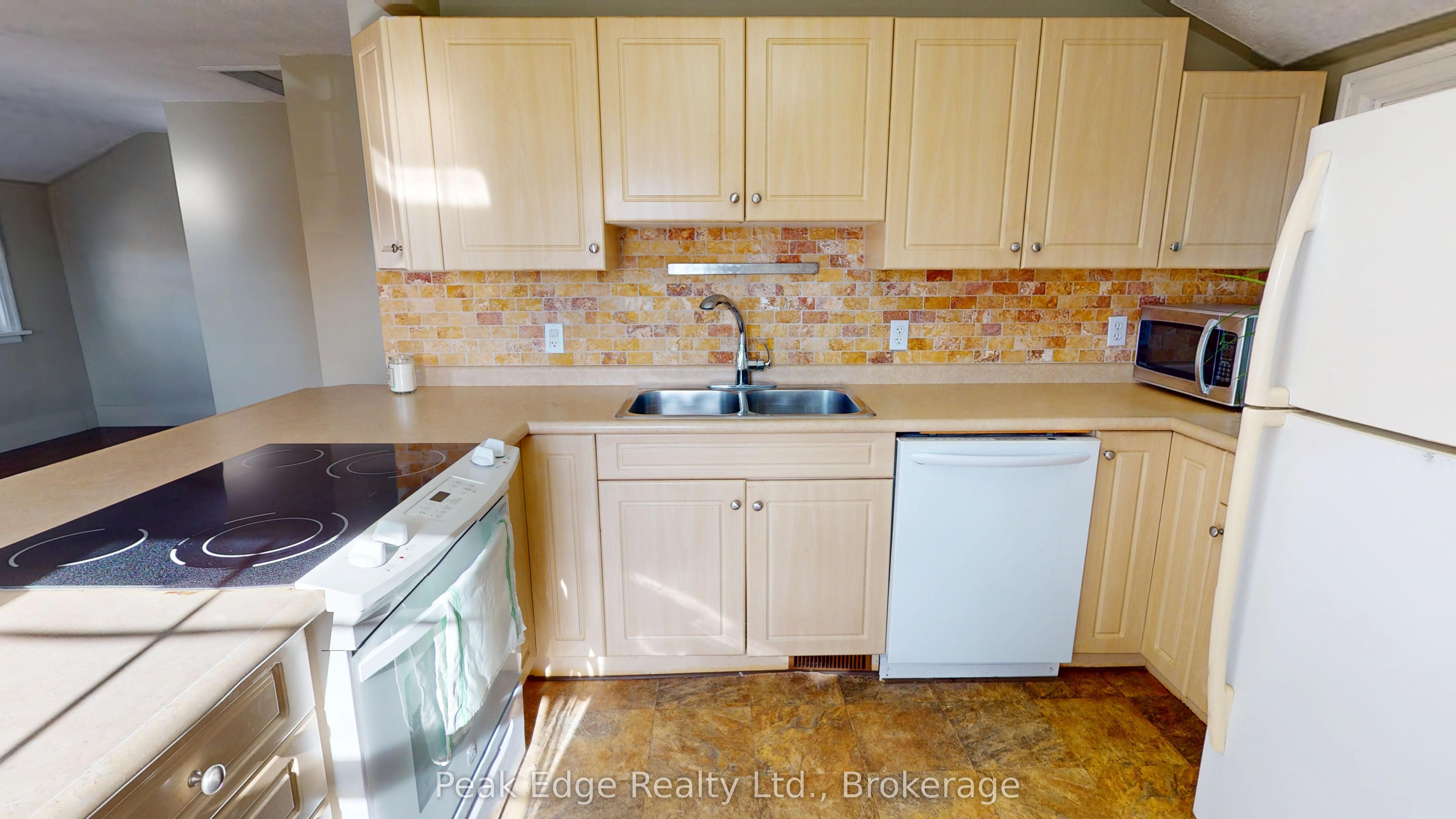 477 12th Avenue Property Photo 16