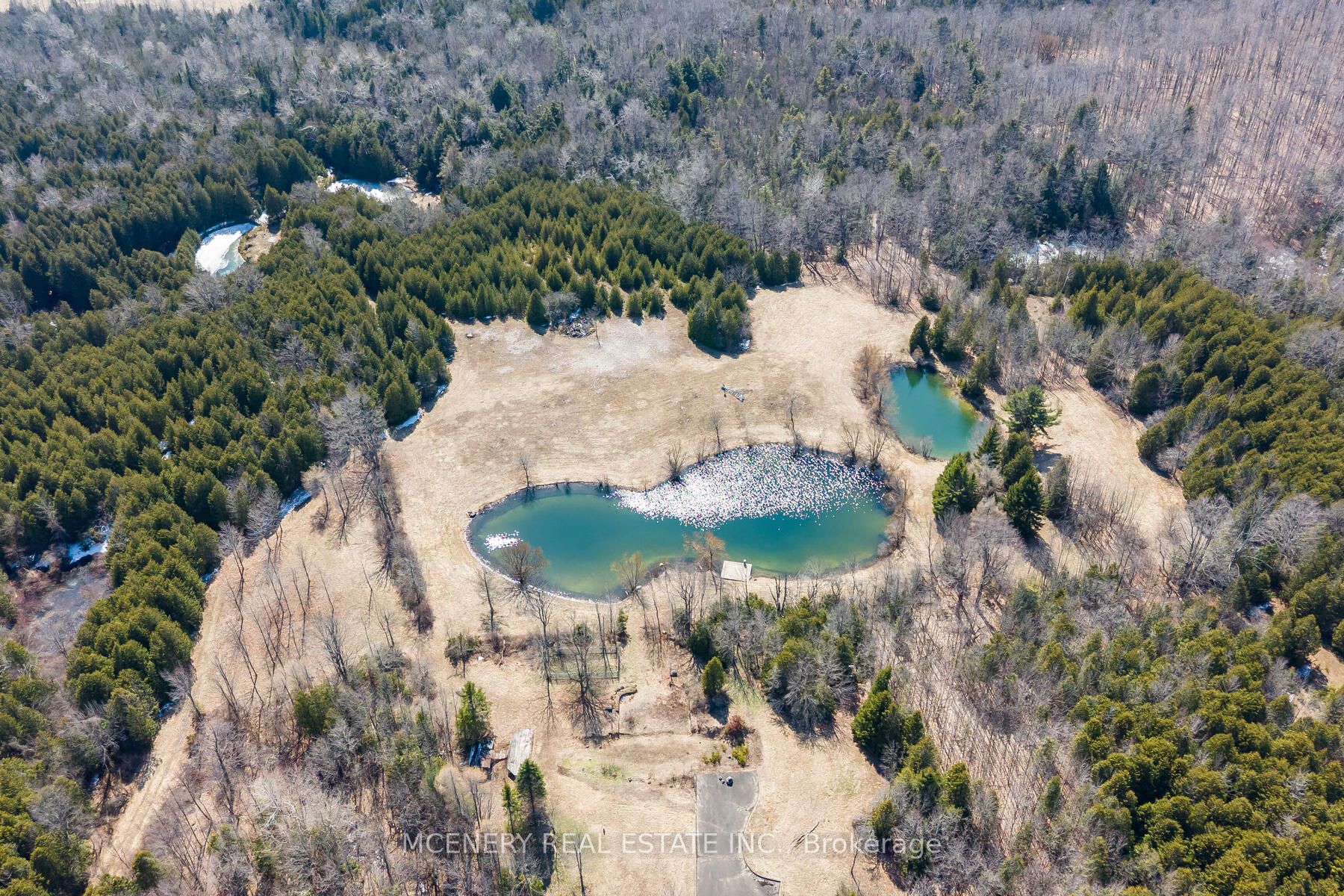00 9th Line Property Photo 3