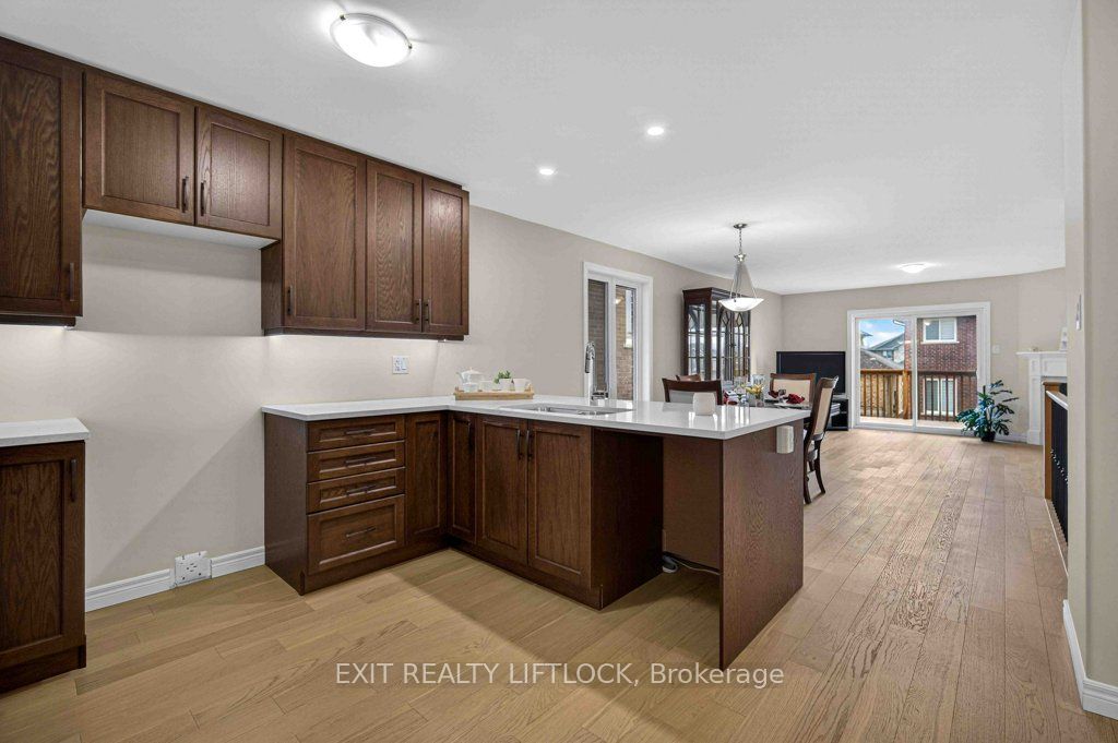 320 Mullighan Gardens Property Photo 6