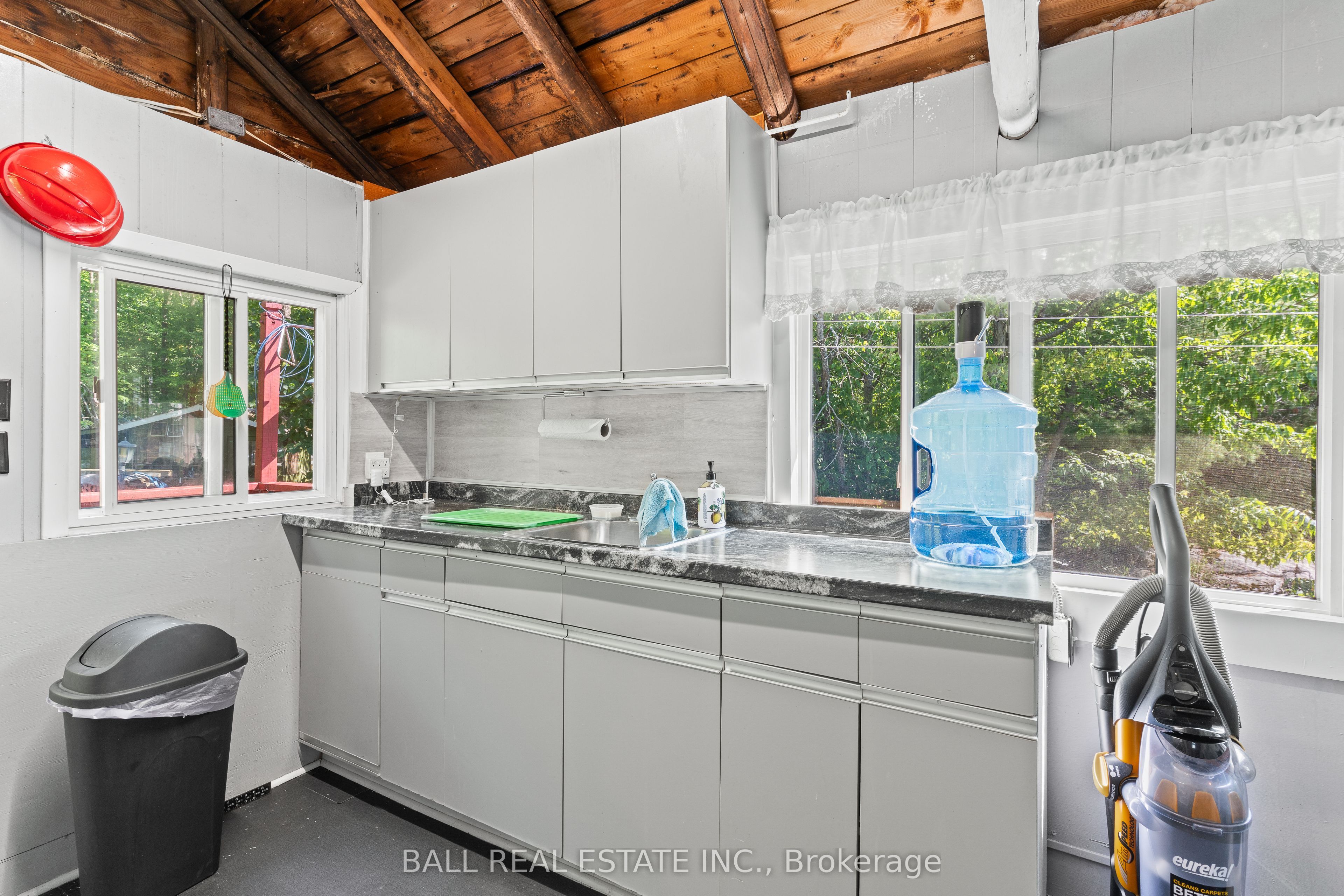 1017 Ewles Drive Property Photo 8
