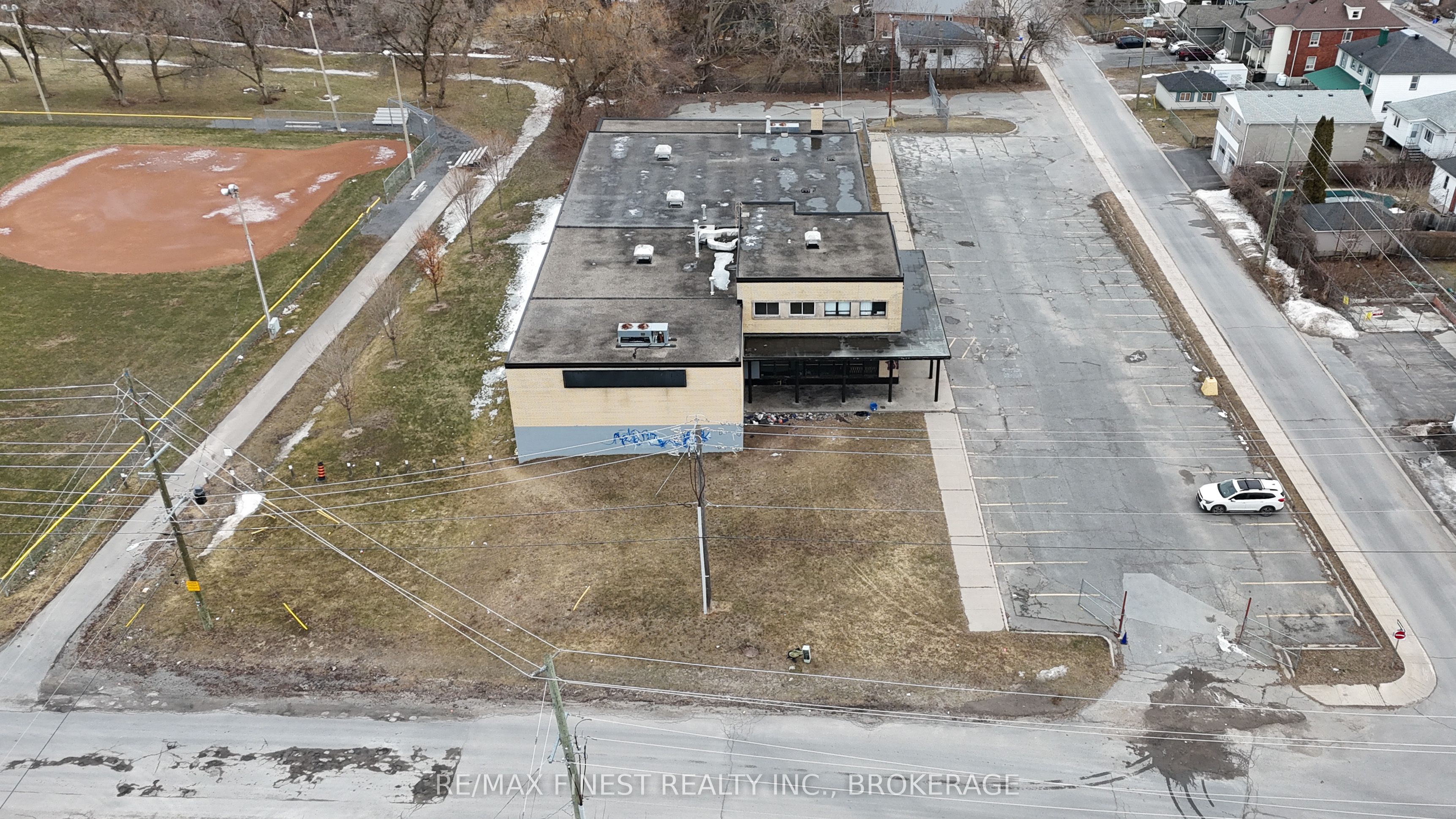 121 Cataraqui Street Property Photo 7