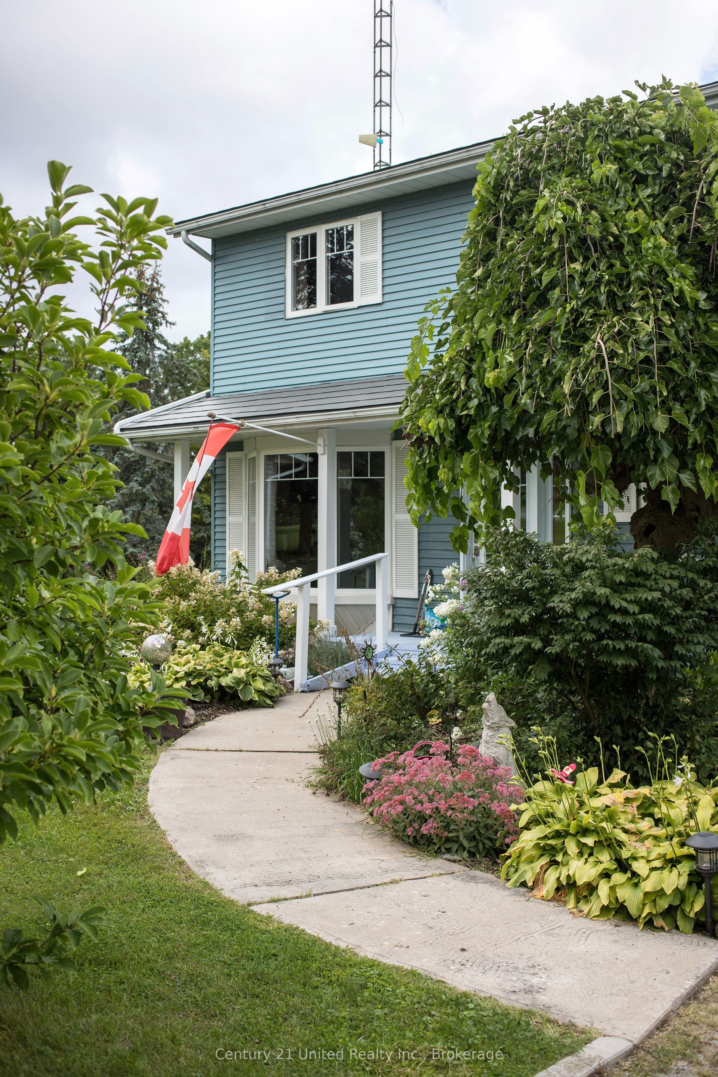 9588 Ardagh Crescent Property Photo 1