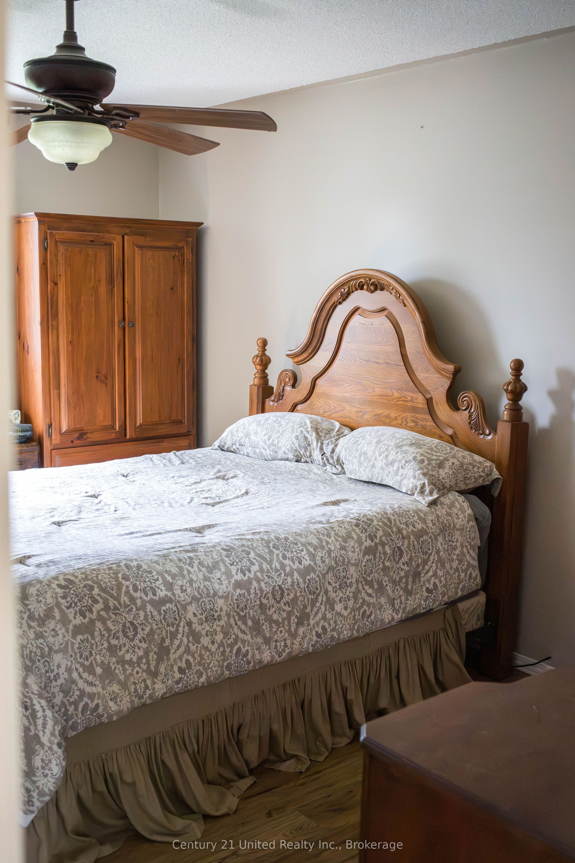 9588 Ardagh Crescent Property Photo 8