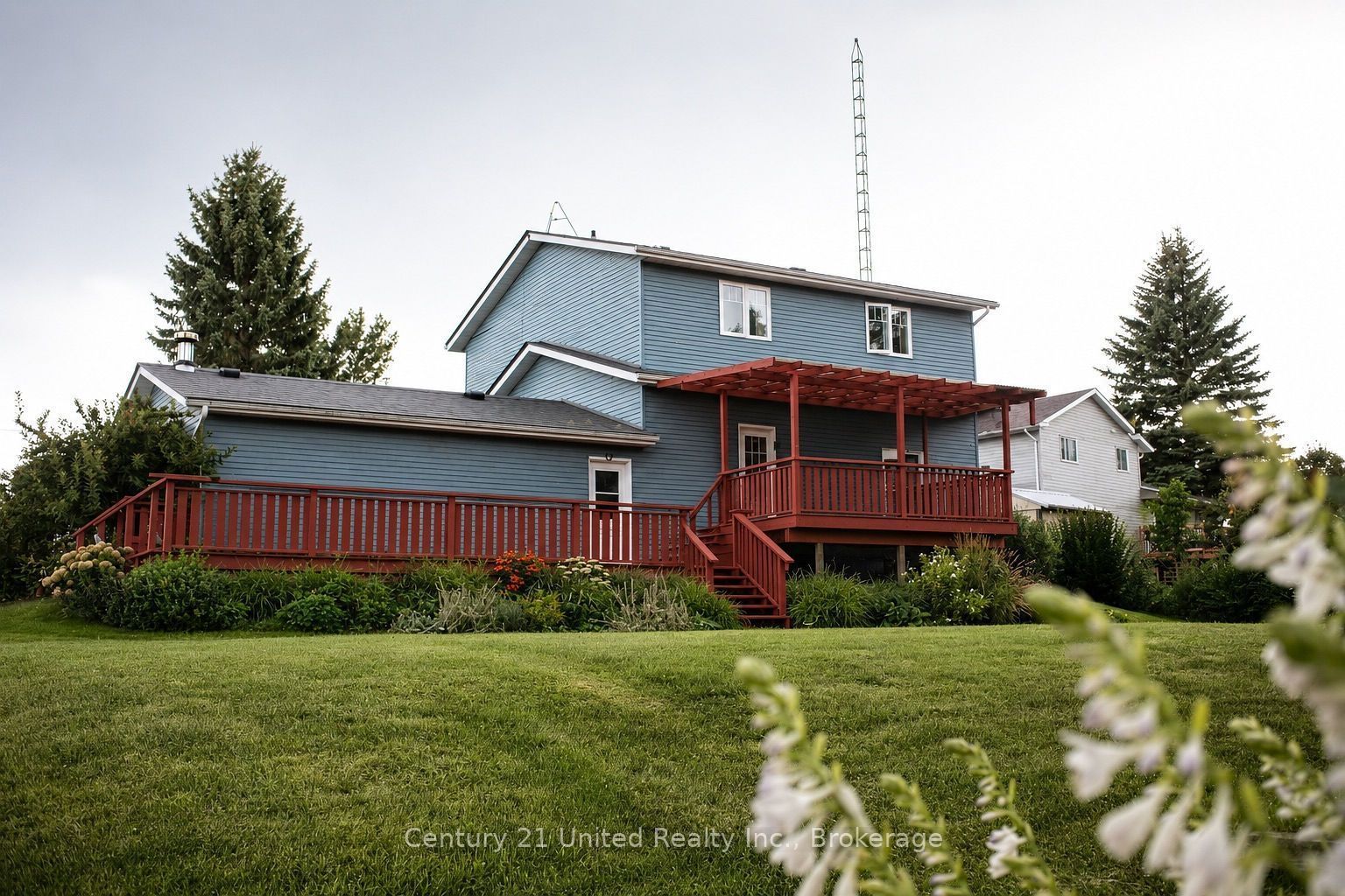 9588 Ardagh Crescent Property Photo 13