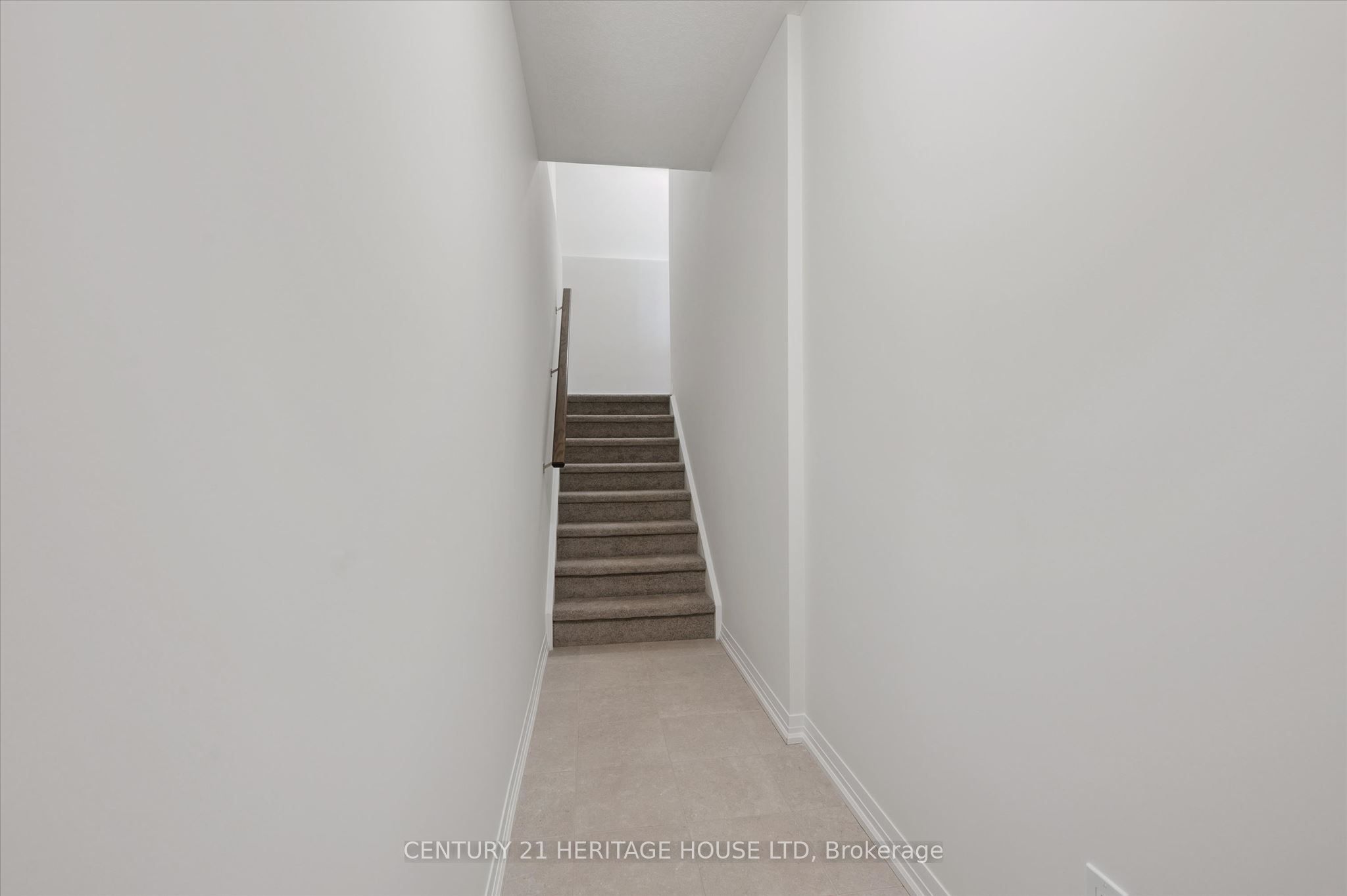 525 Erinbrook Drive B039 Property Photo 5