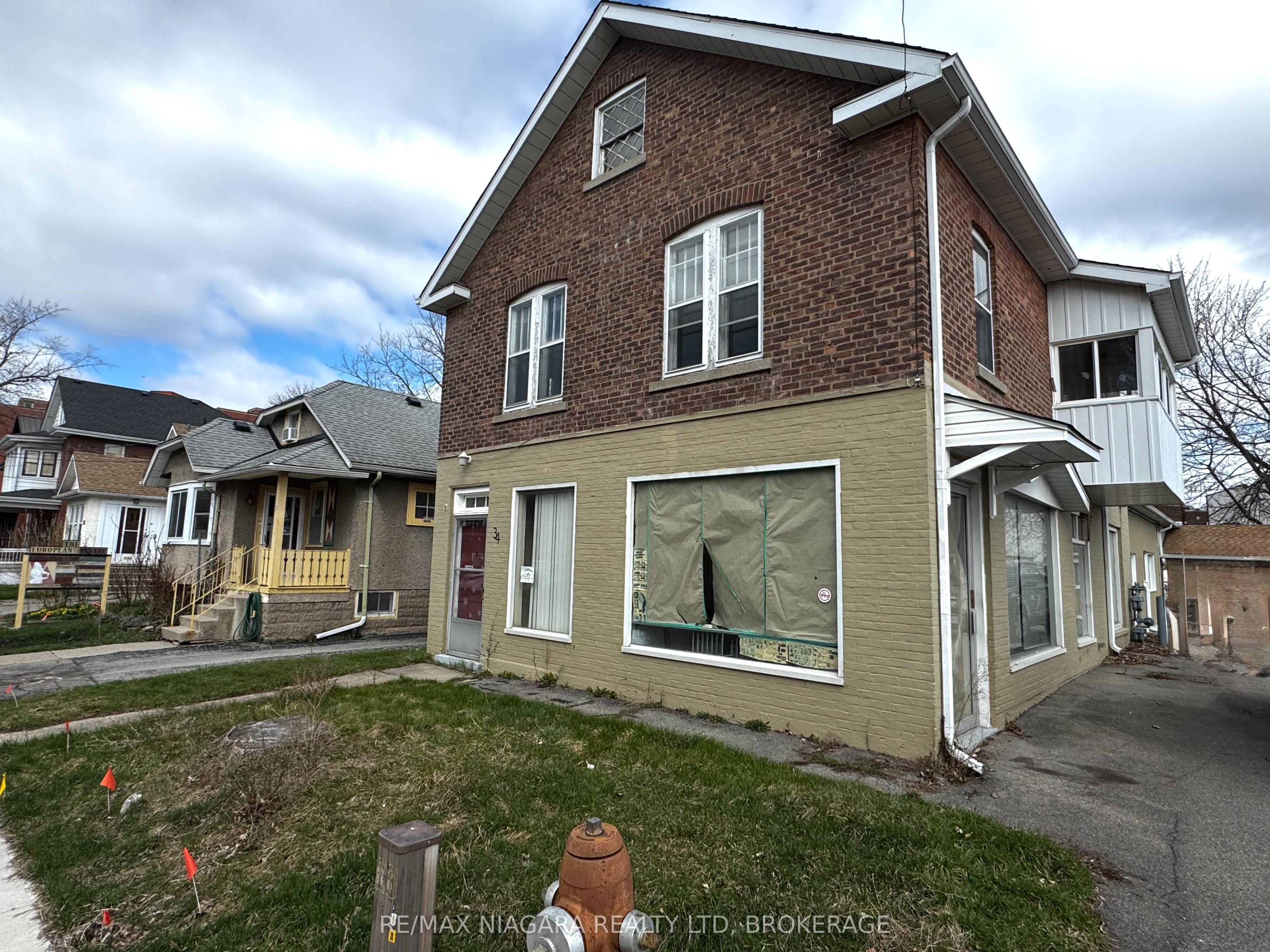34 Avenue Place Property Photo 1
