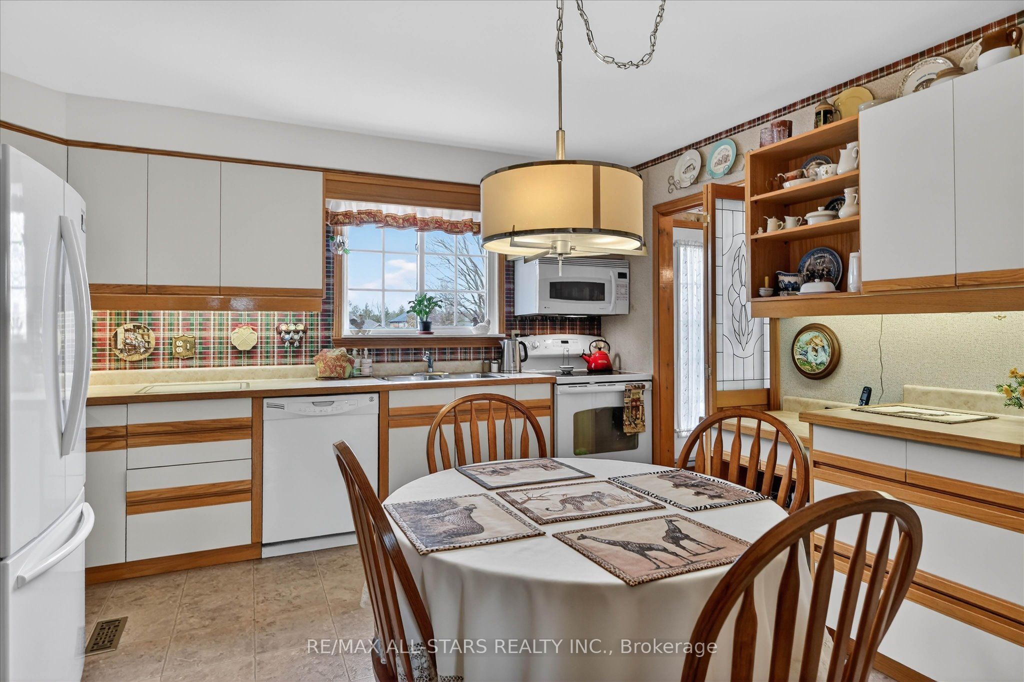 26 Applewood Crescent Property Photo 15