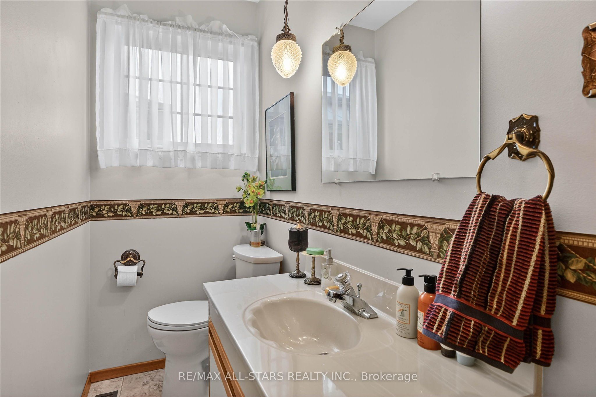 26 Applewood Crescent Property Photo 16