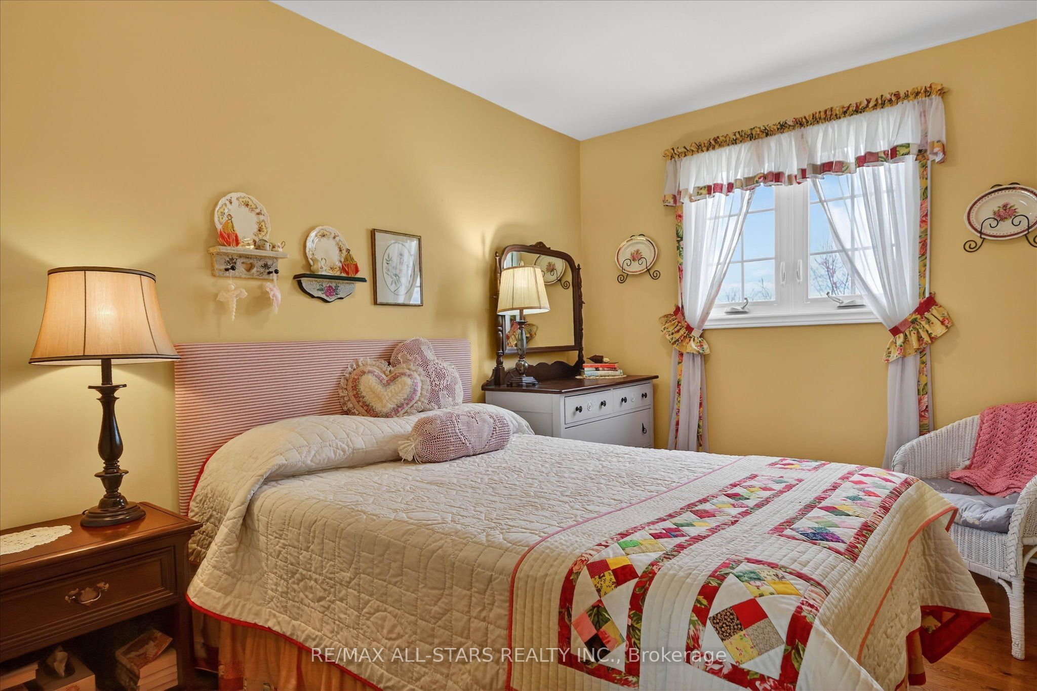 26 Applewood Crescent Property Photo 21