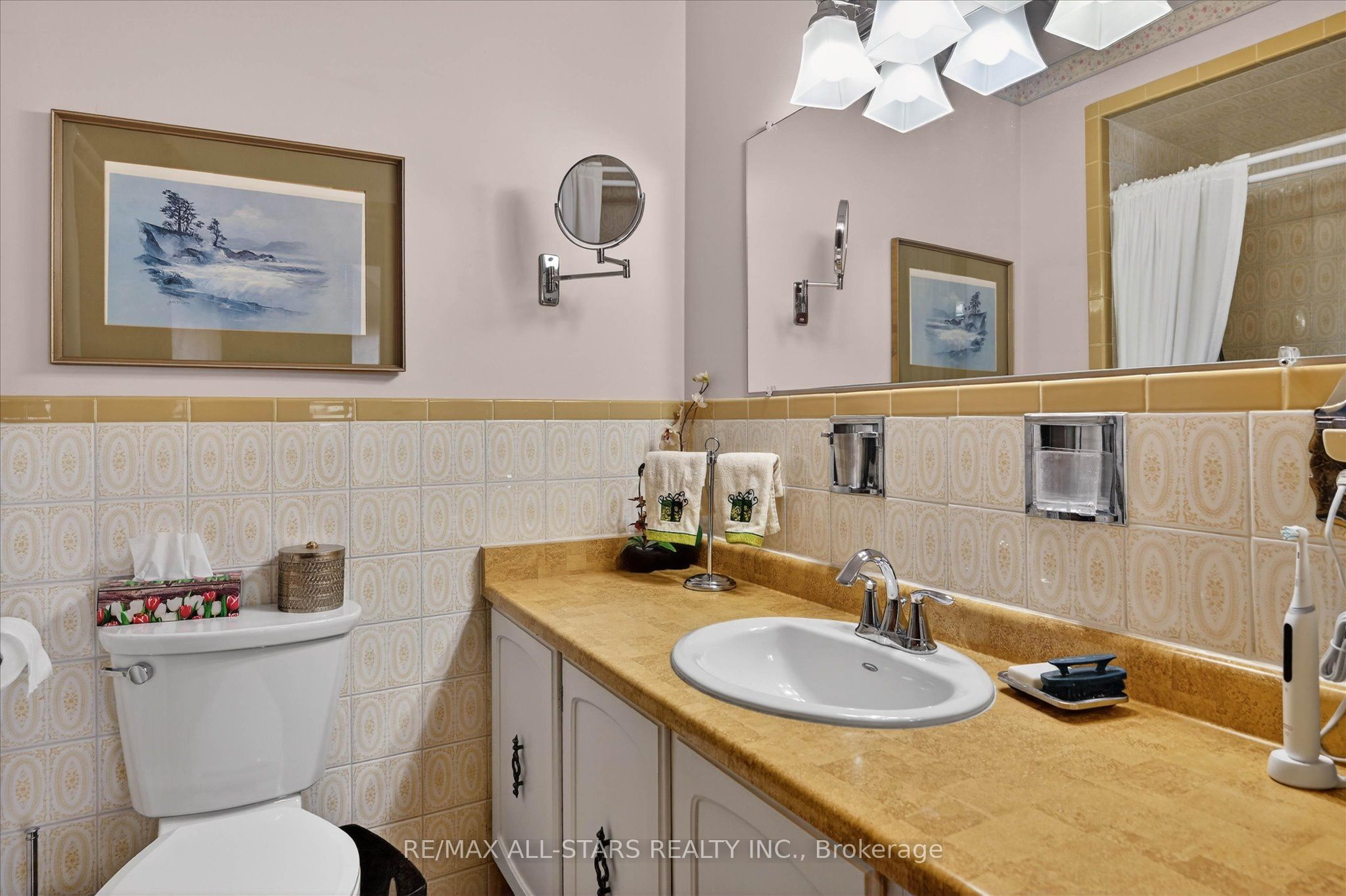 26 Applewood Crescent Property Photo 23