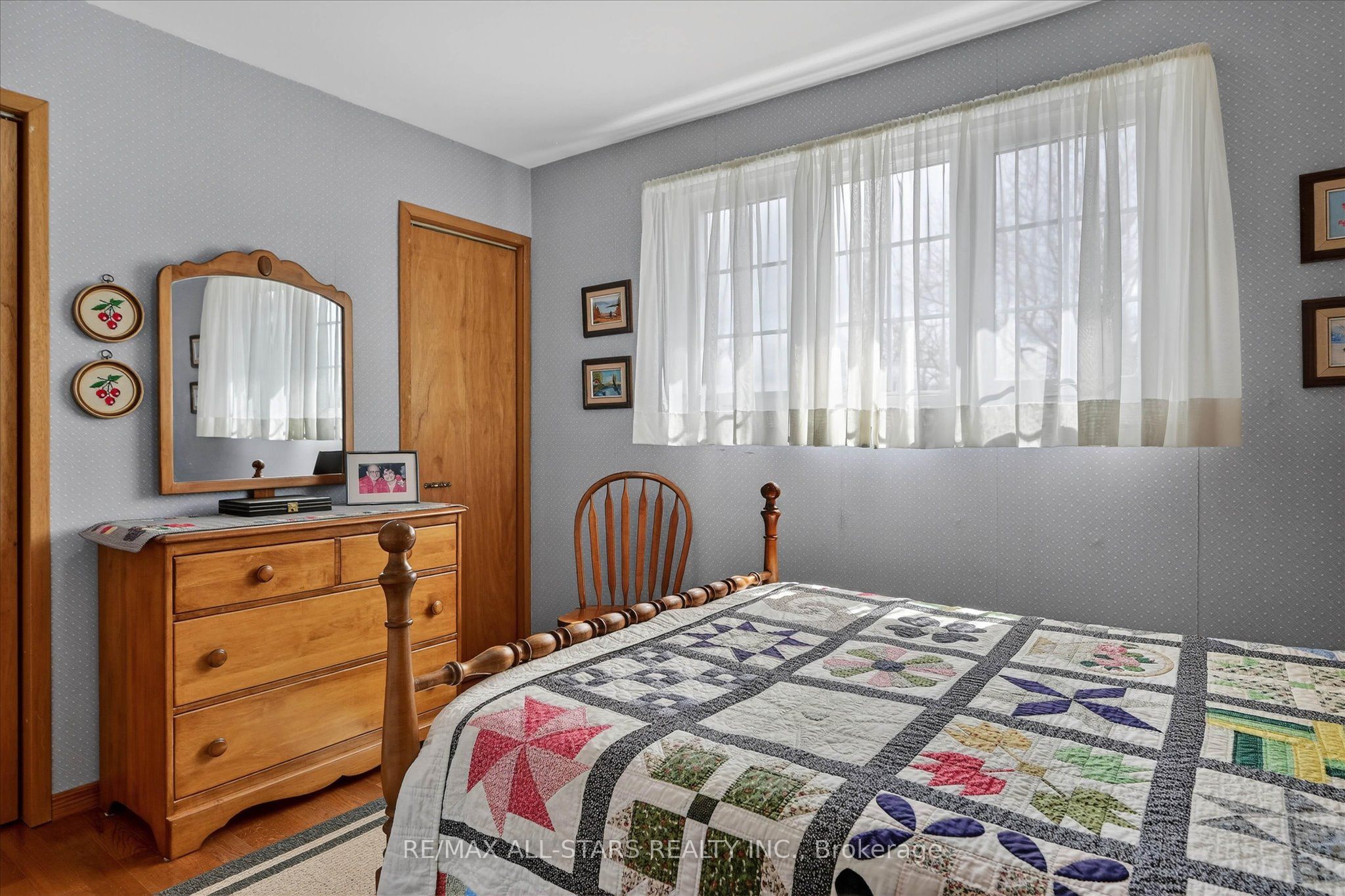 26 Applewood Crescent Property Photo 31