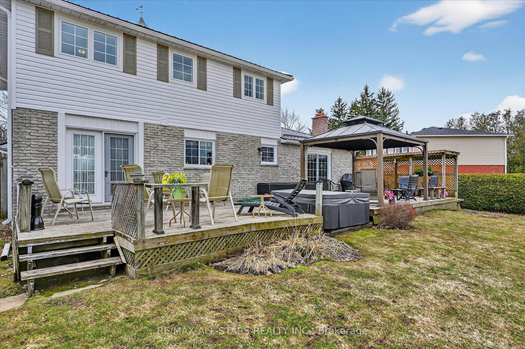 26 Applewood Crescent Property Photo 44