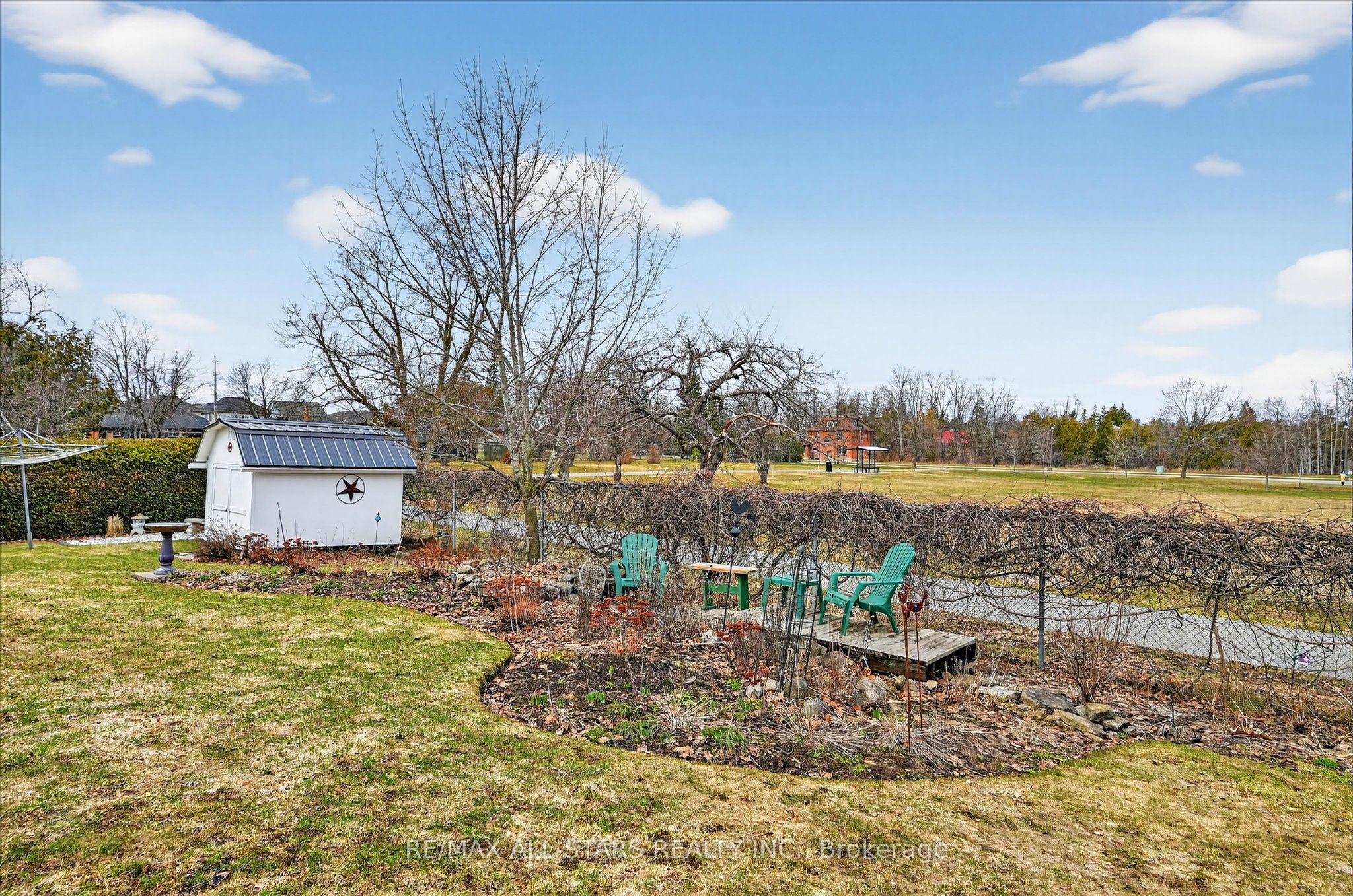 26 Applewood Crescent Property Photo 45