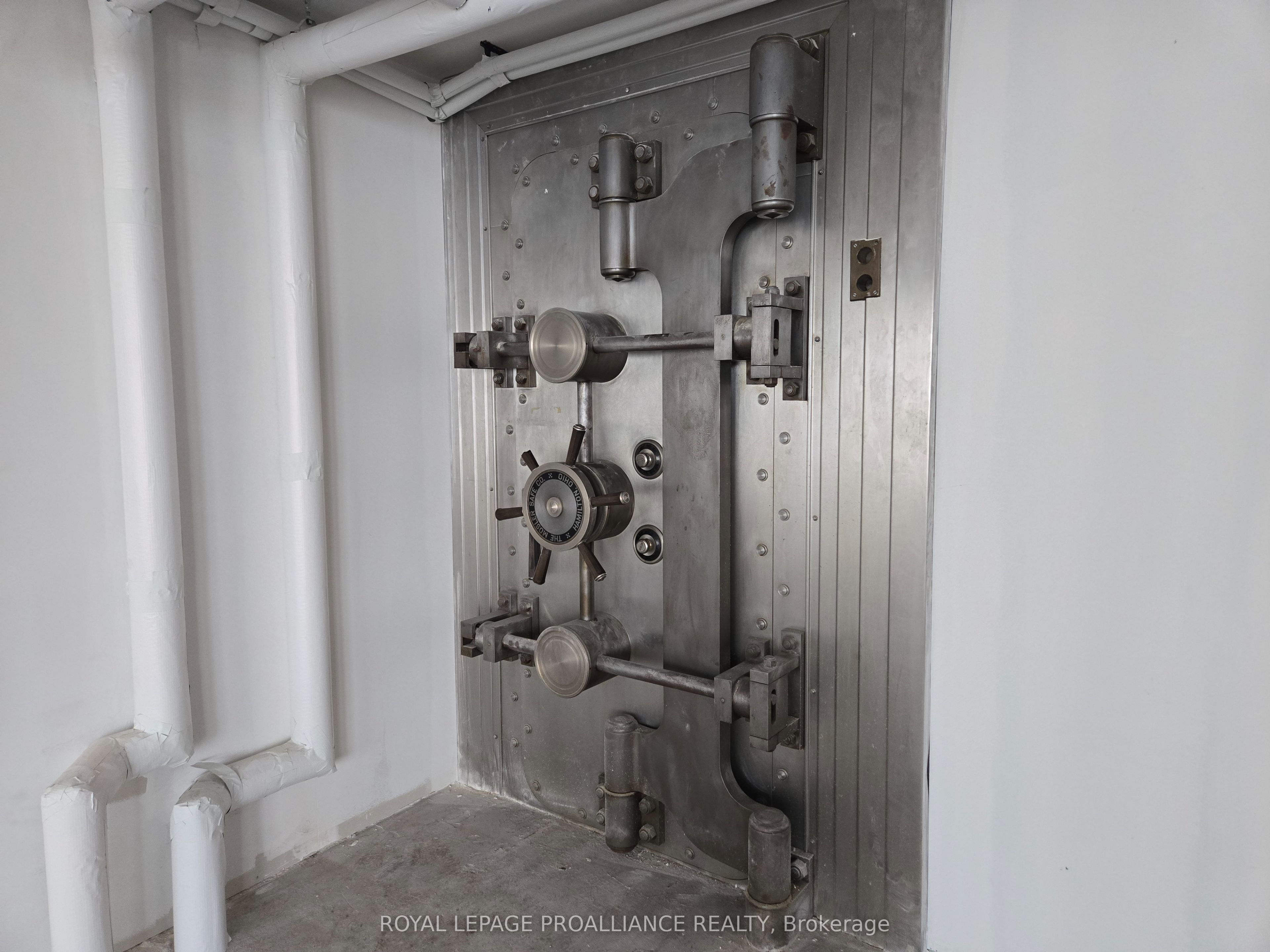 241 Front Street Property Photo 16