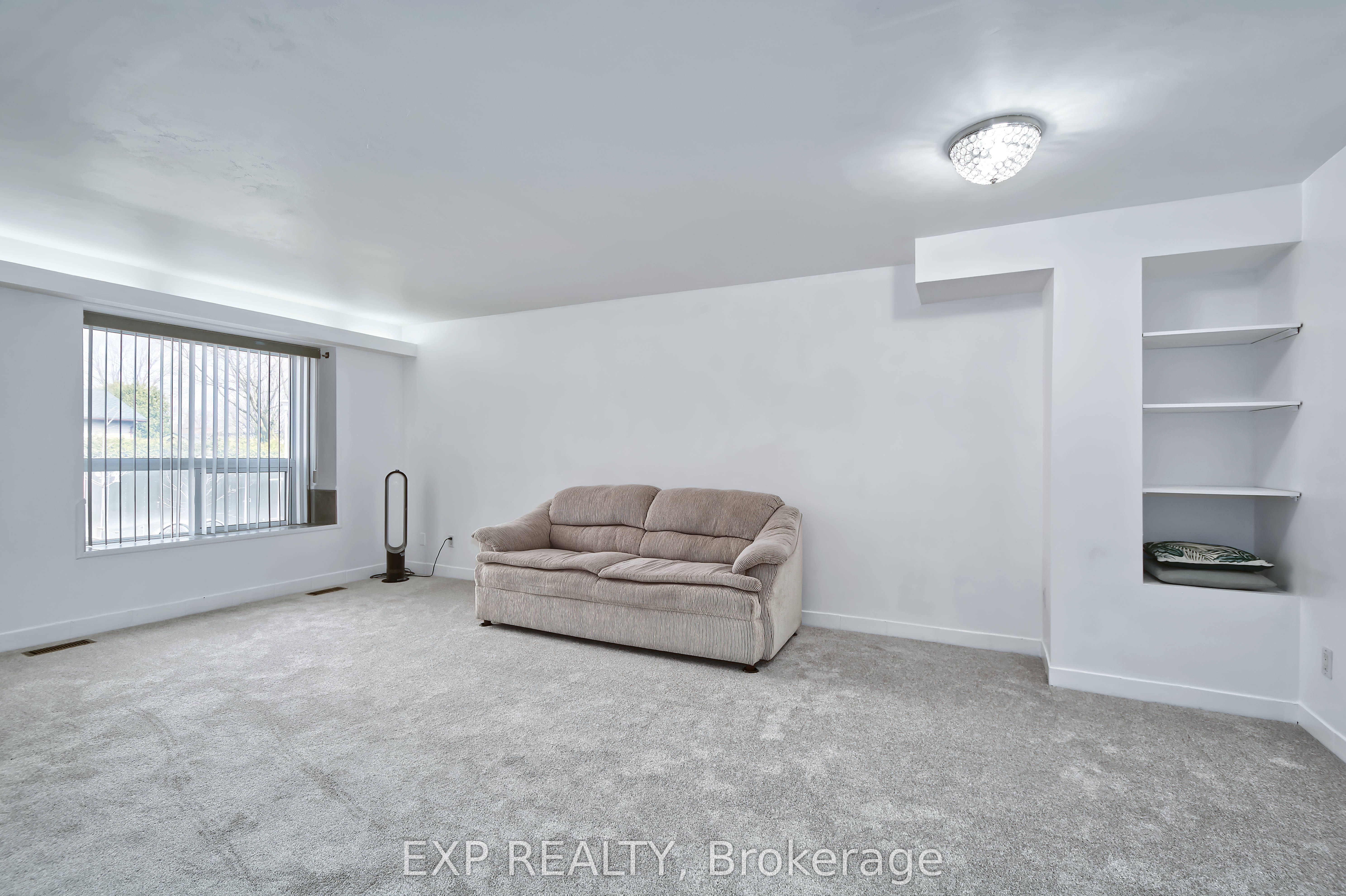 1430 Jalna Boulevard 38 Property Photo 9