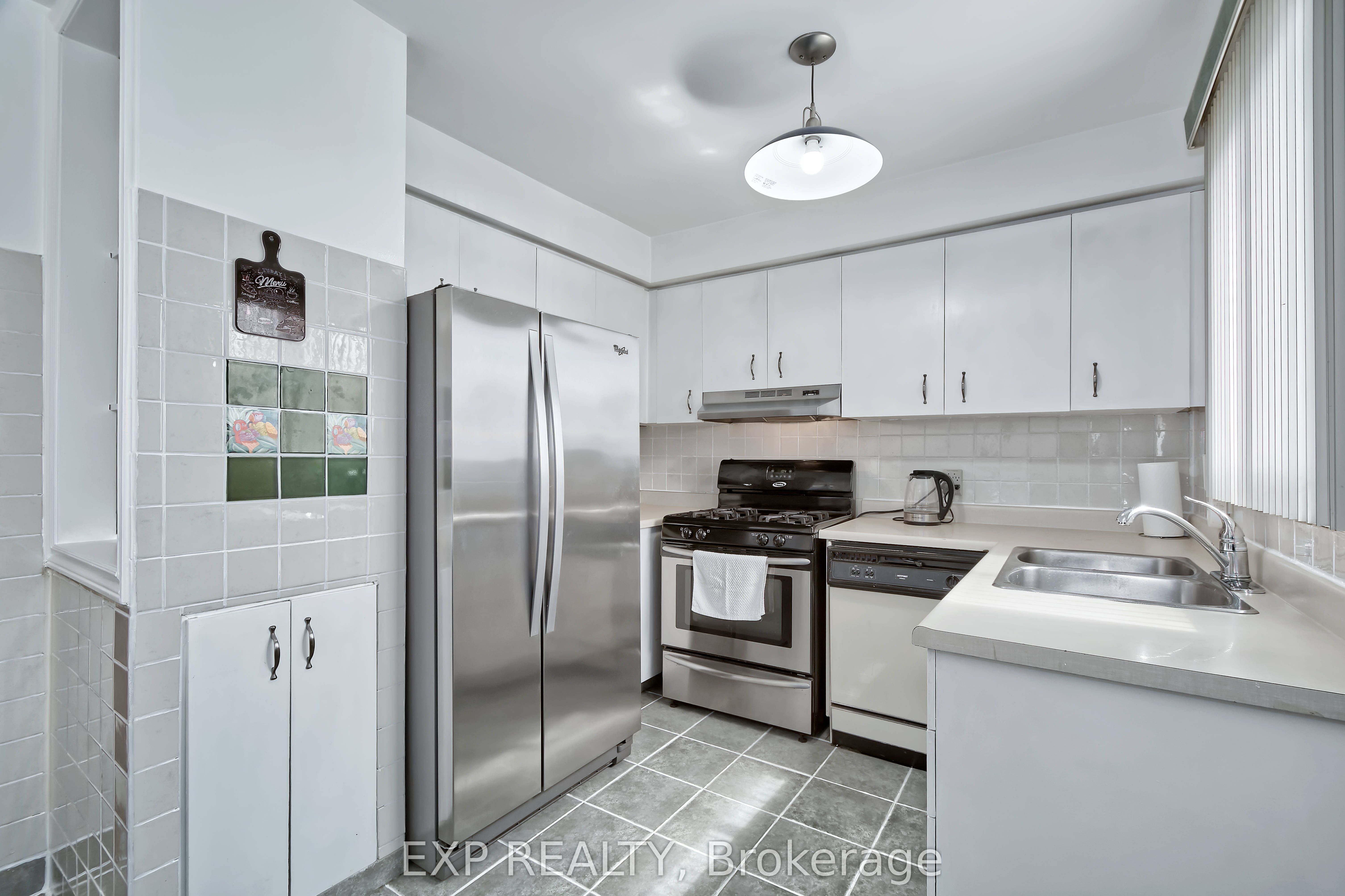 1430 Jalna Boulevard 38 Property Photo 14