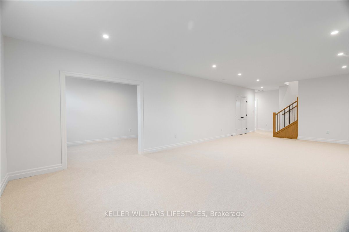 126 Fraser Crescent Property Photo 32