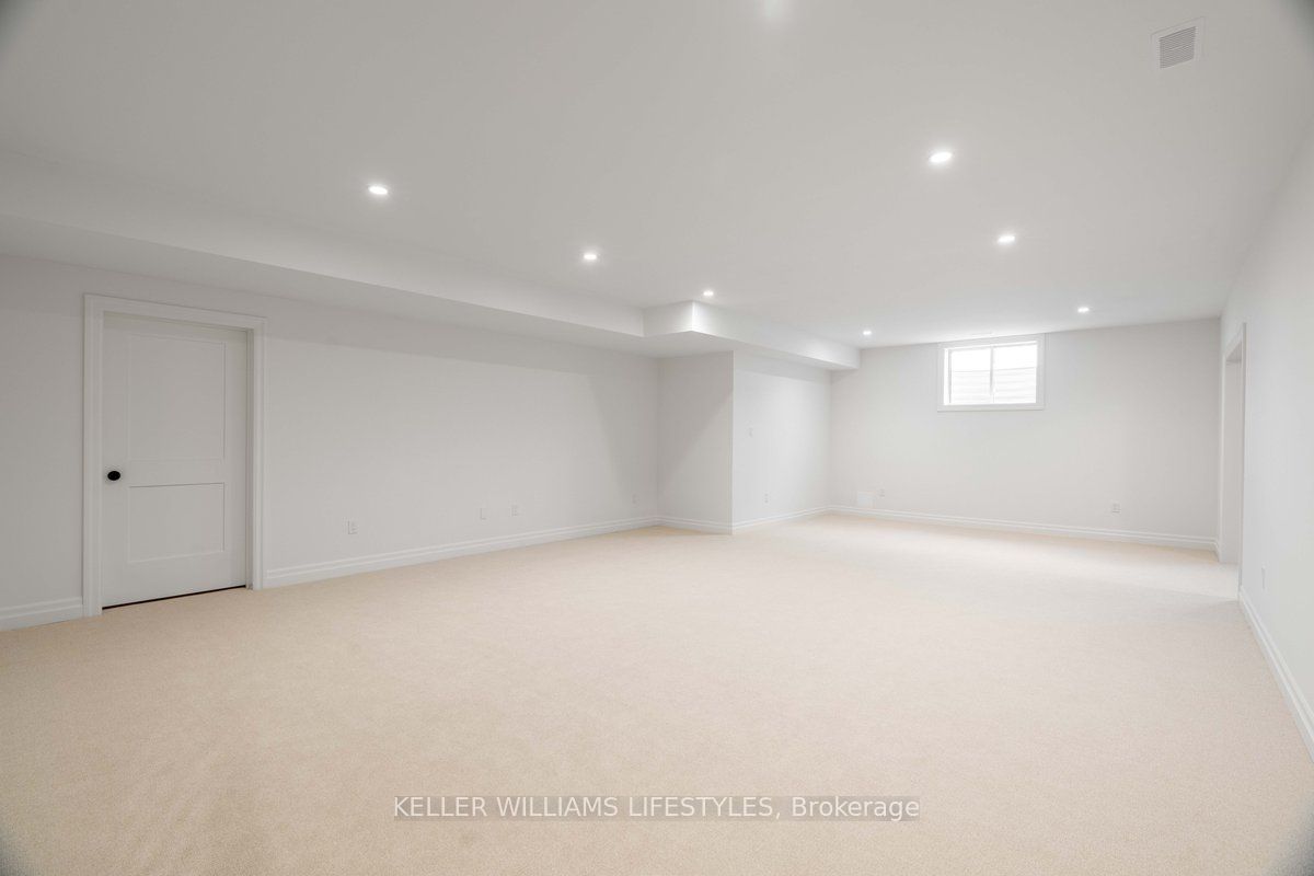 126 Fraser Crescent Property Photo 34
