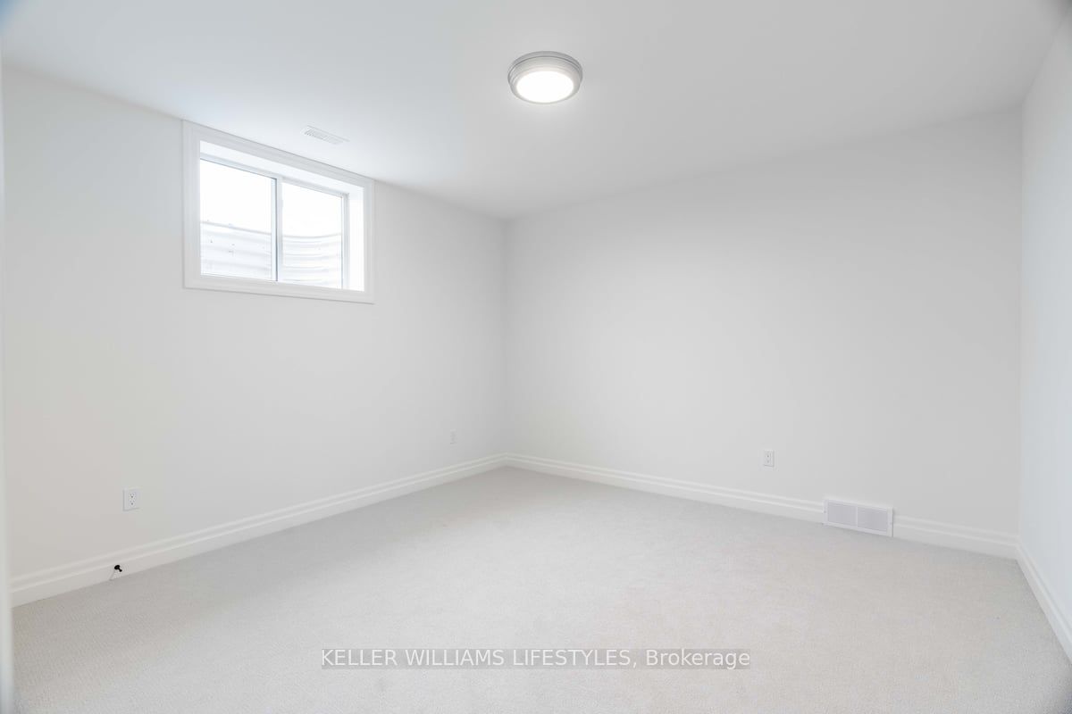 126 Fraser Crescent Property Photo 36