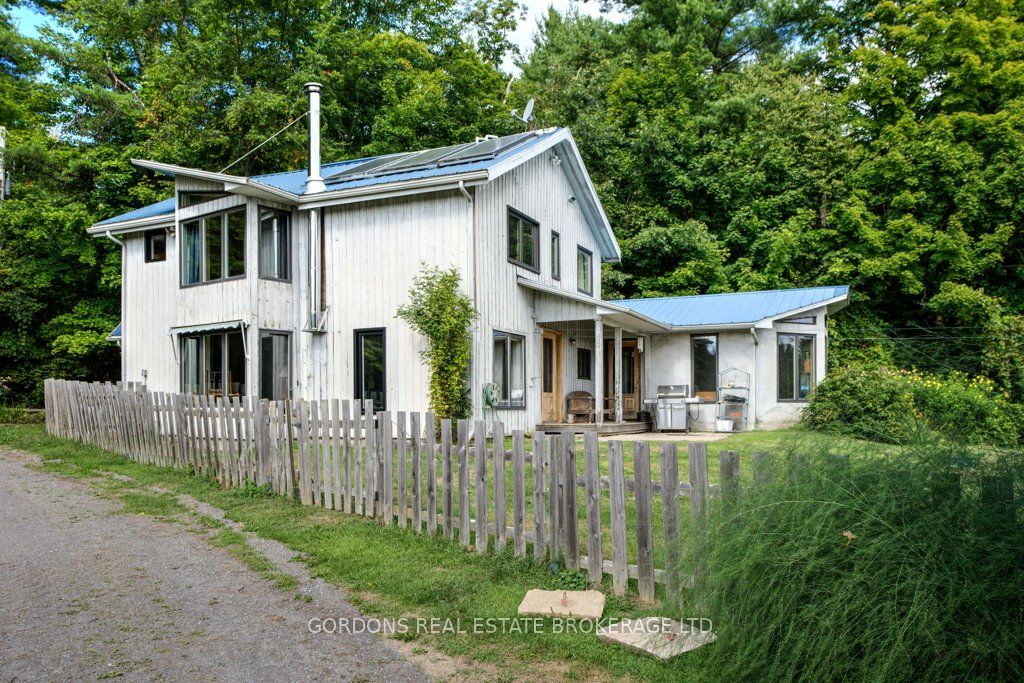 1084 Moon Road Property Photo 2