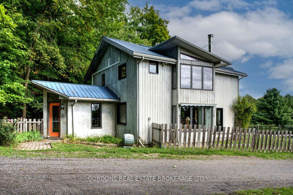 1084 Moon Road Property Photo 3