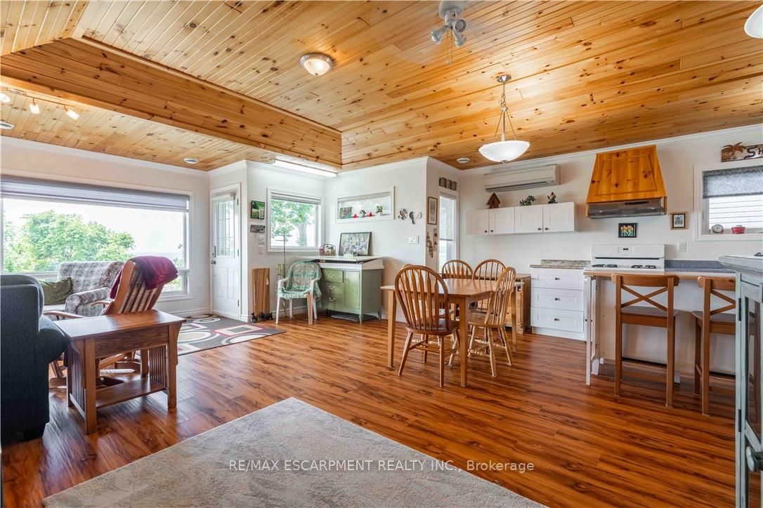 2399 Lakeshore Road Property Photo 15