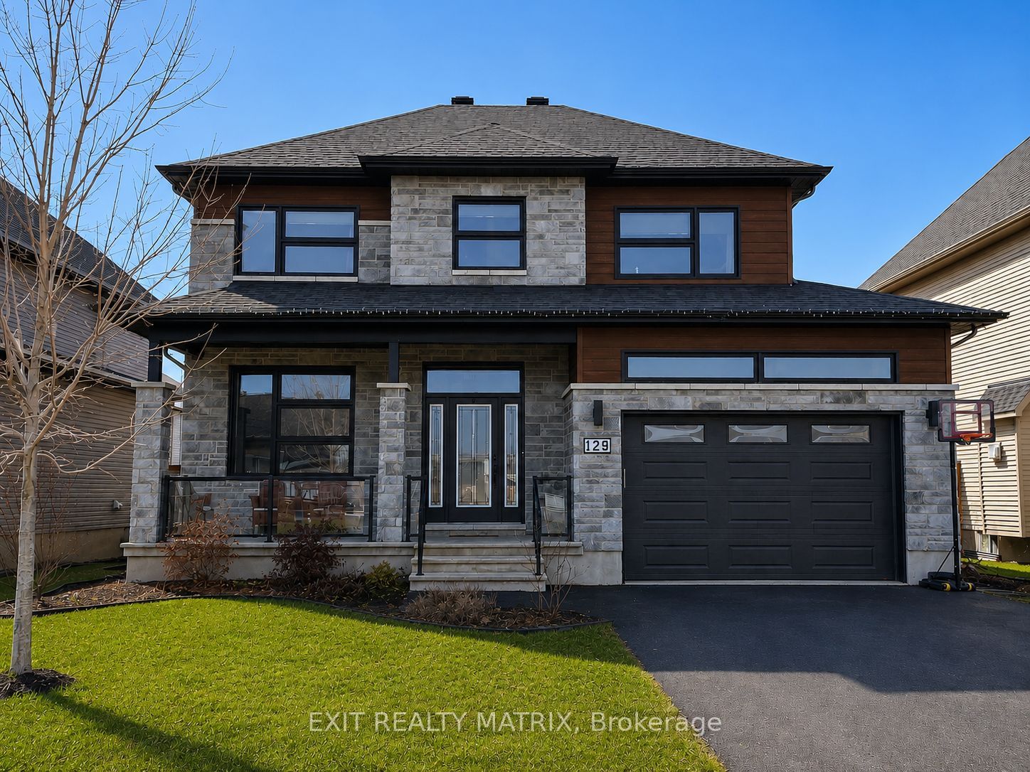 129 Lyon Street Property Photo 1