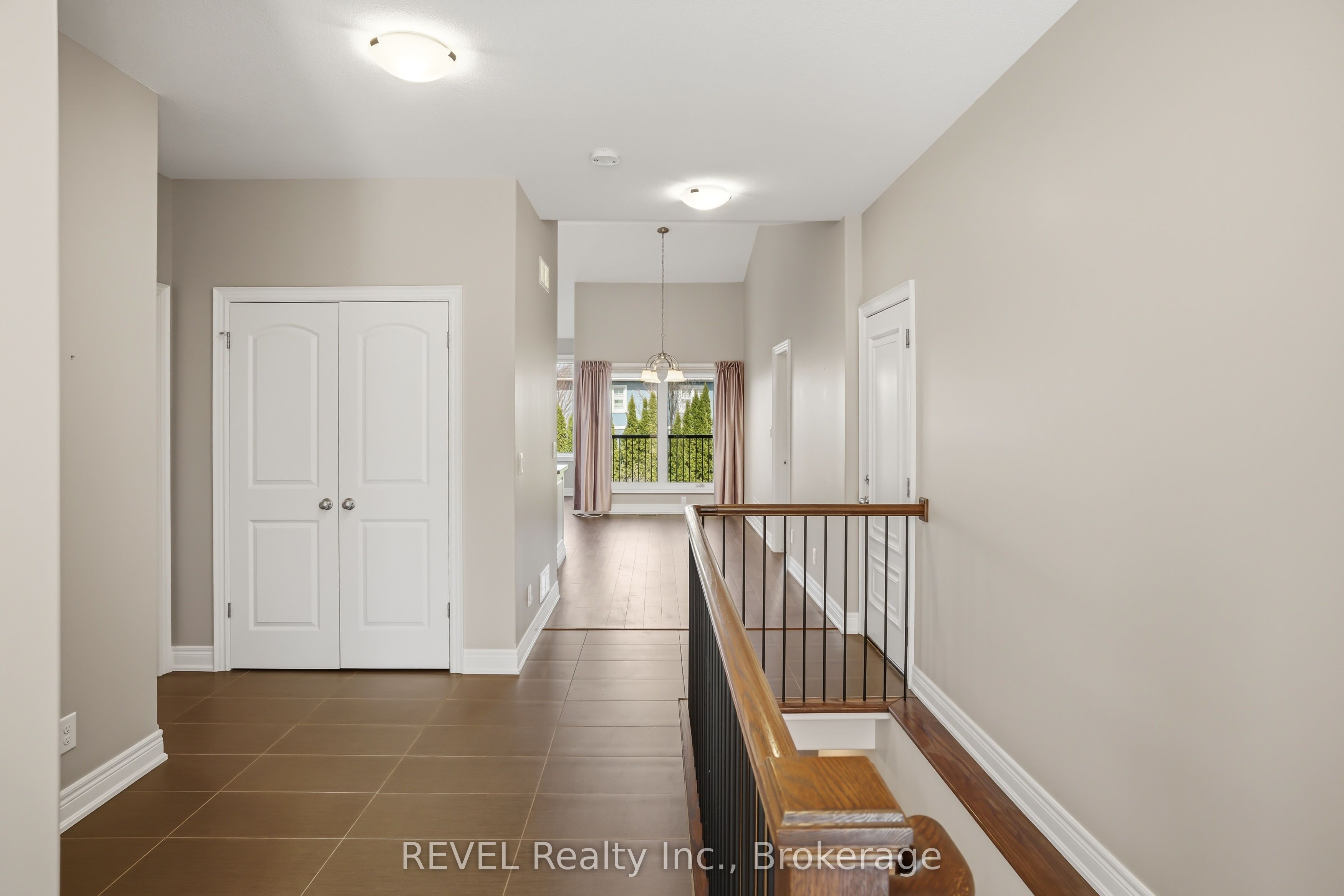 20 Crimson Drive Property Photo 4