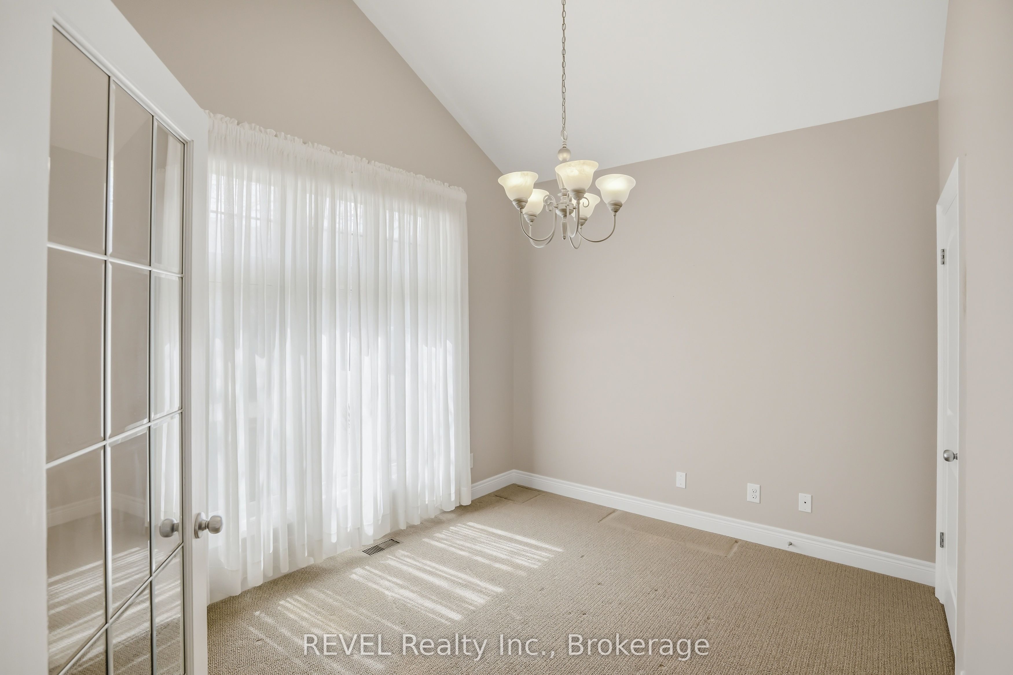 20 Crimson Drive Property Photo 6