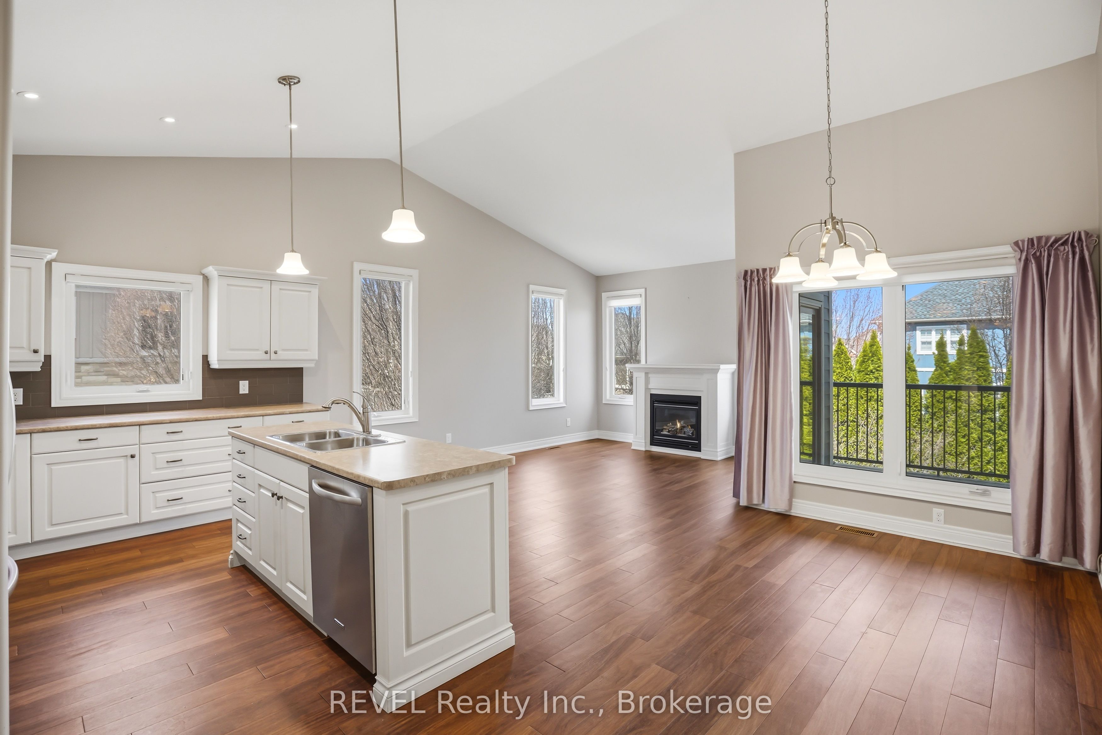 20 Crimson Drive Property Photo 8