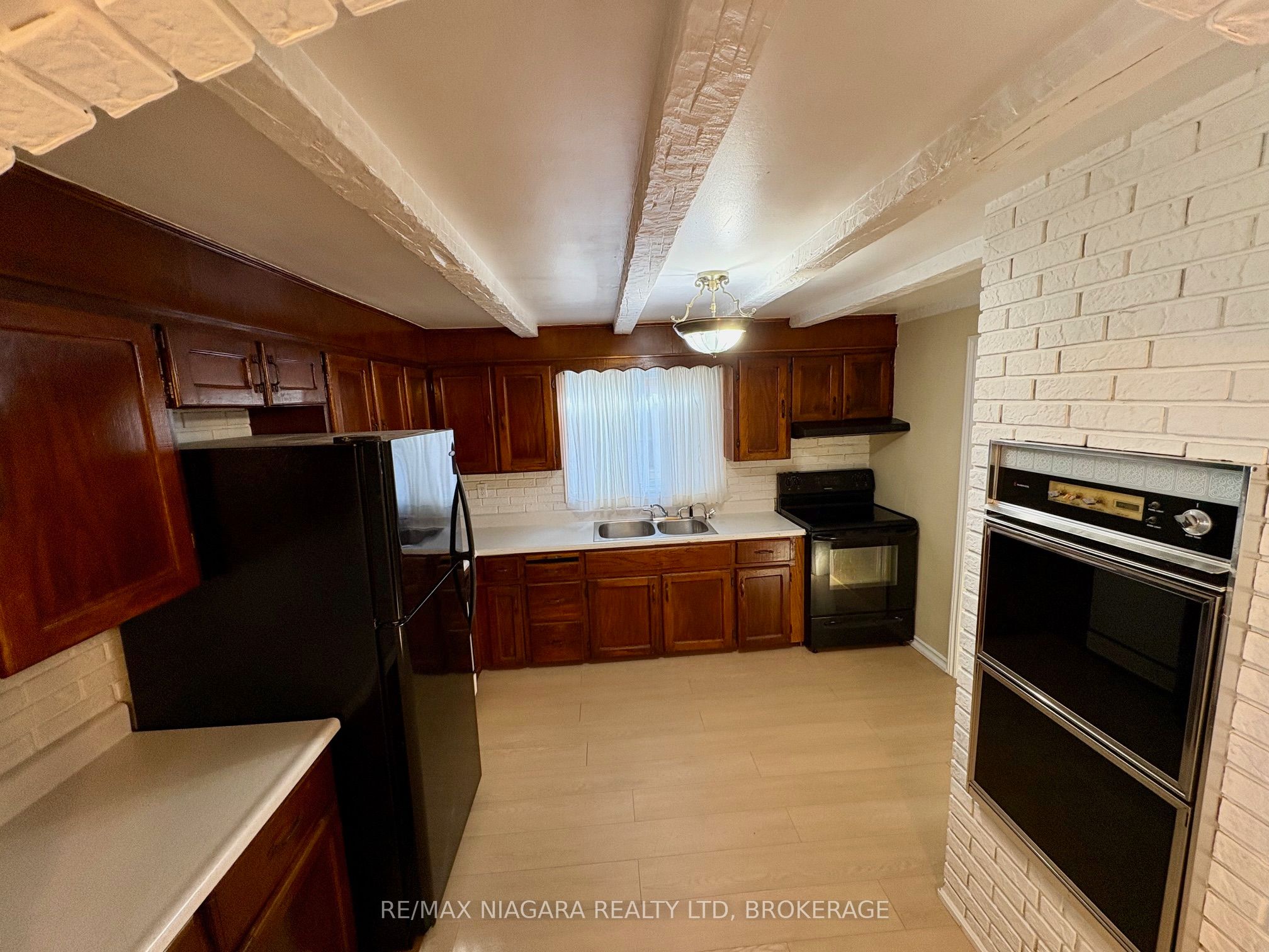 5371 Huron Street Property Photo 10