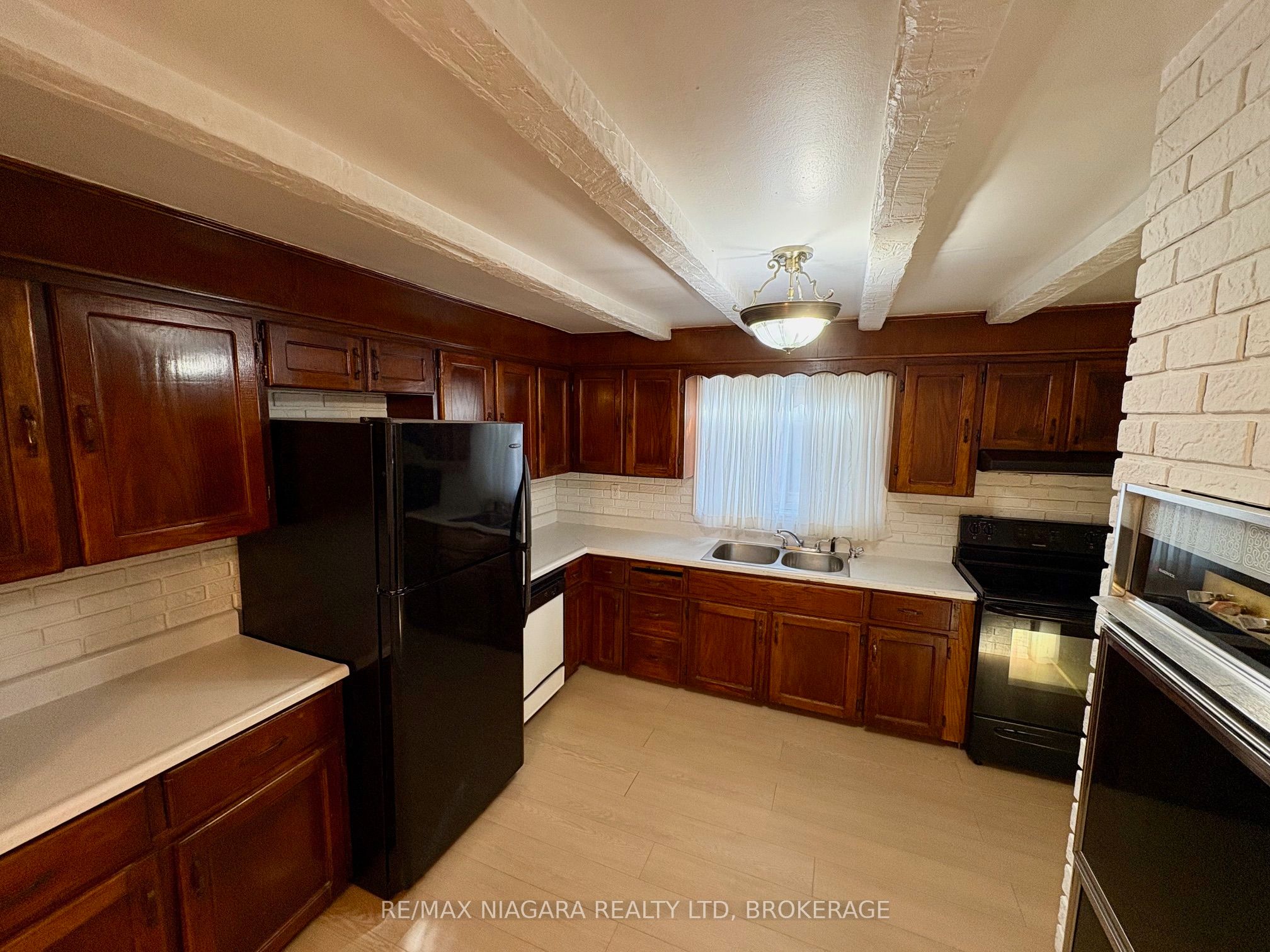 5371 Huron Street Property Photo 11