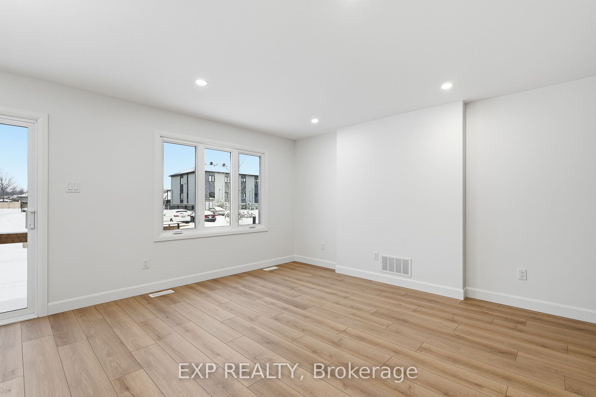 136 Elizabeth Street Street Property Photo 12
