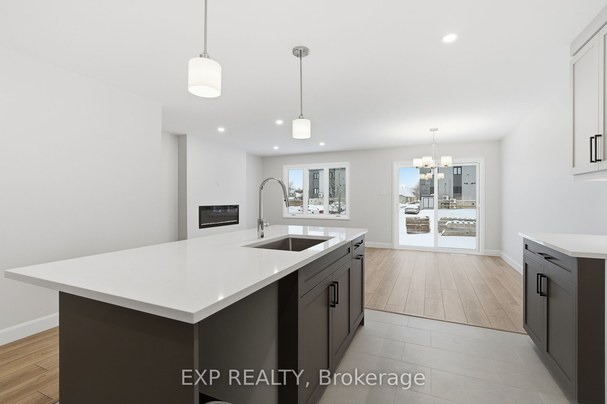 140 Elizabeth Crescent Property Photo 7