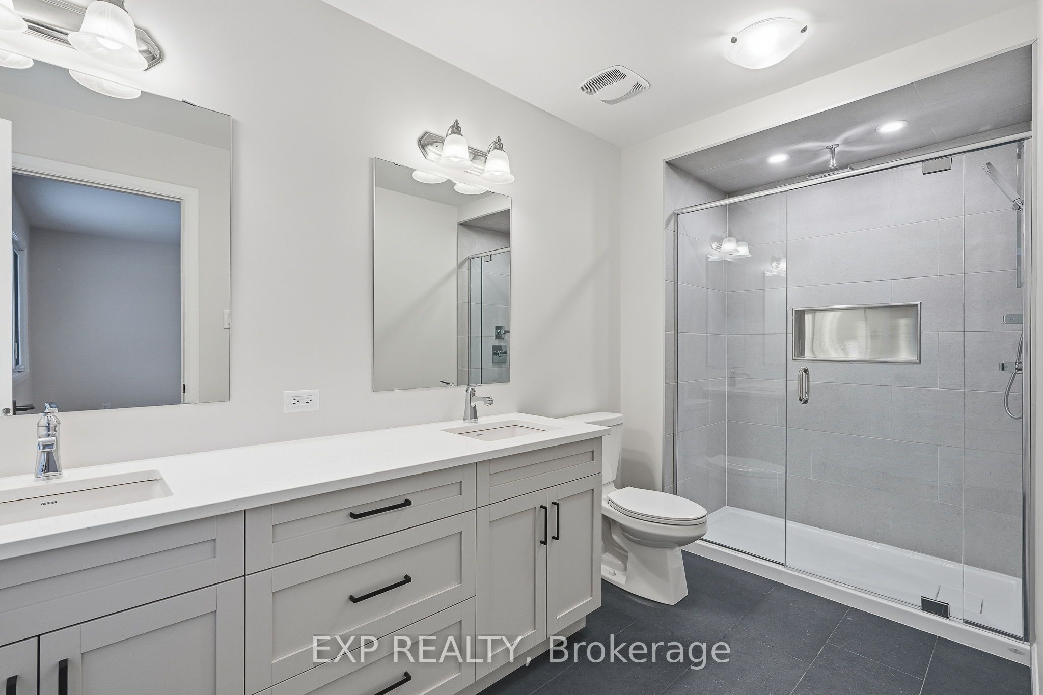 140 Elizabeth Crescent Property Photo 20