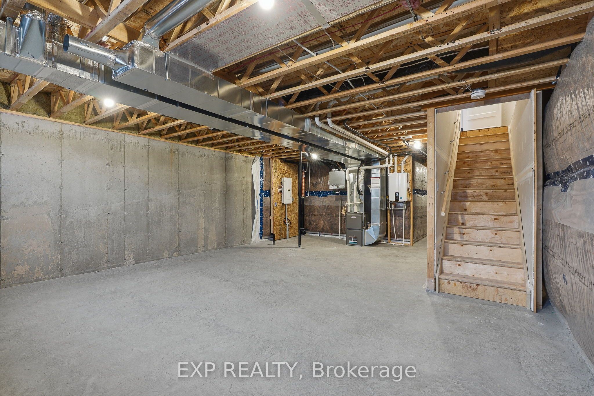 140 Elizabeth Crescent Property Photo 21