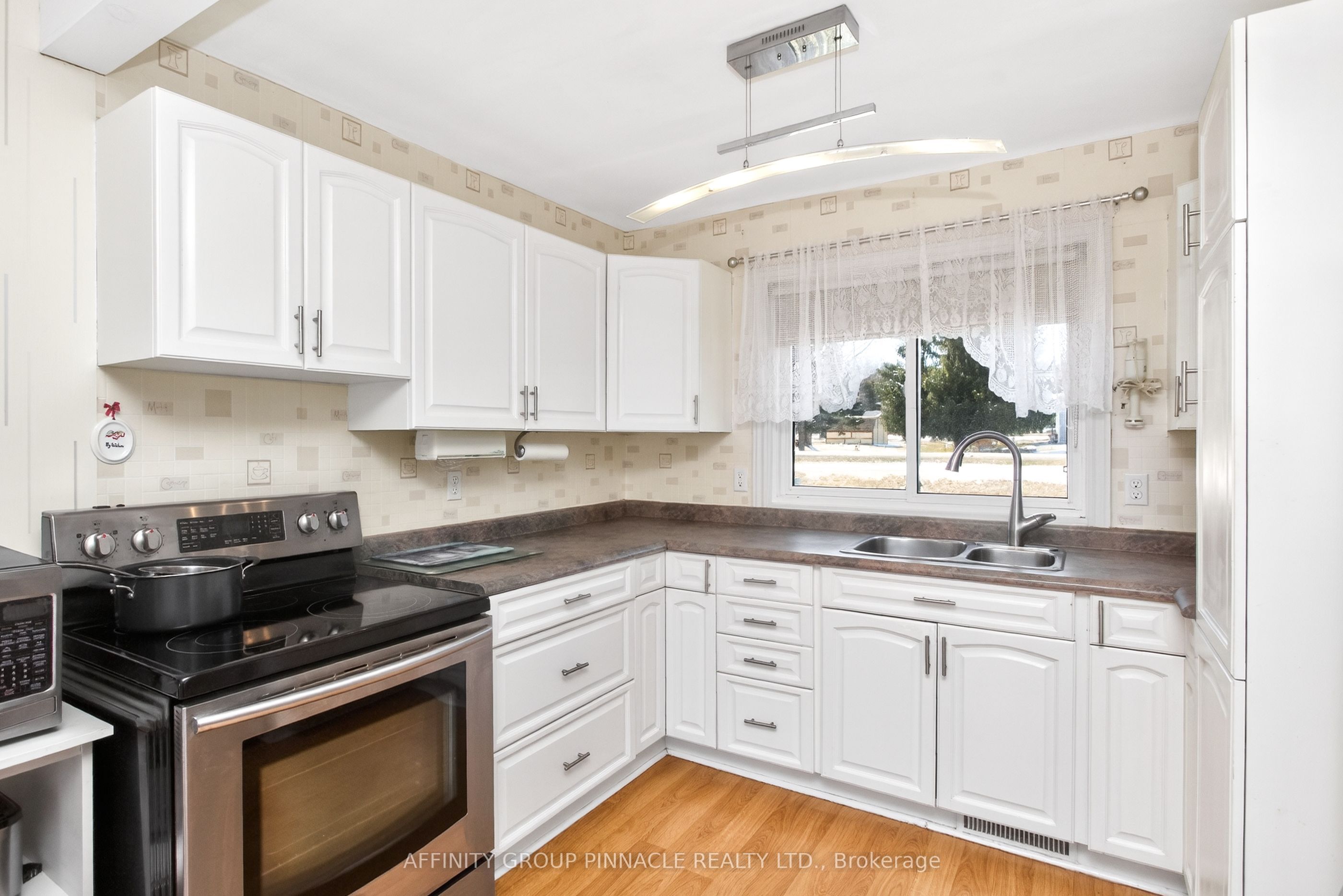 272 Crosby Drive Property Photo 8